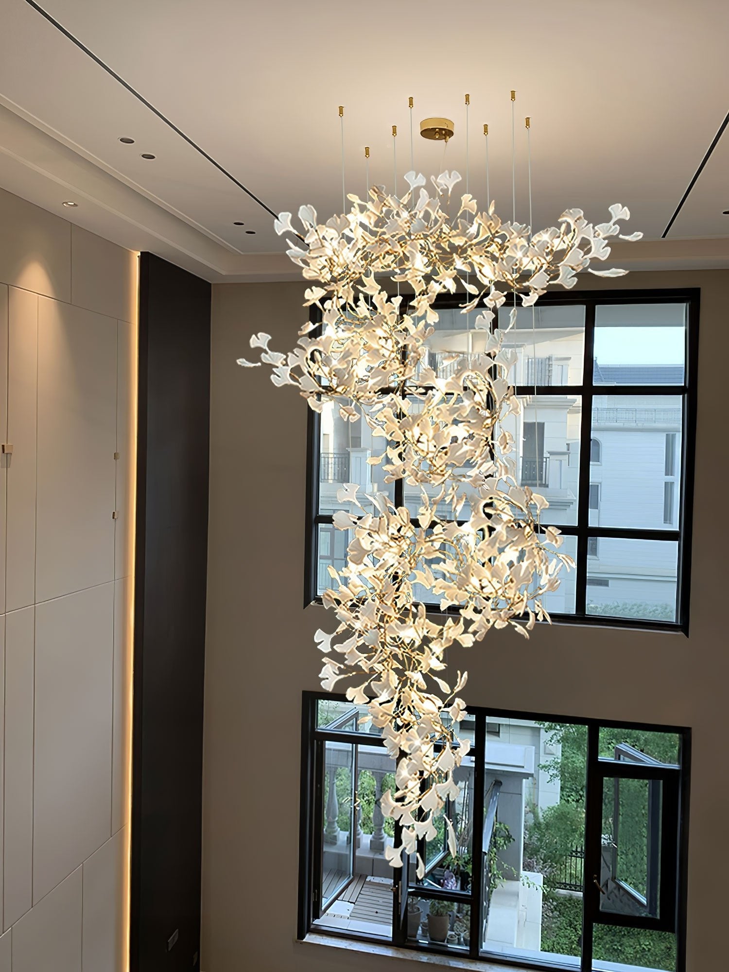 Lámpara de Araña de Cerámica Ginkgo con Pétalos de Porcelana – Diseño Elegante y Personalizable 3
