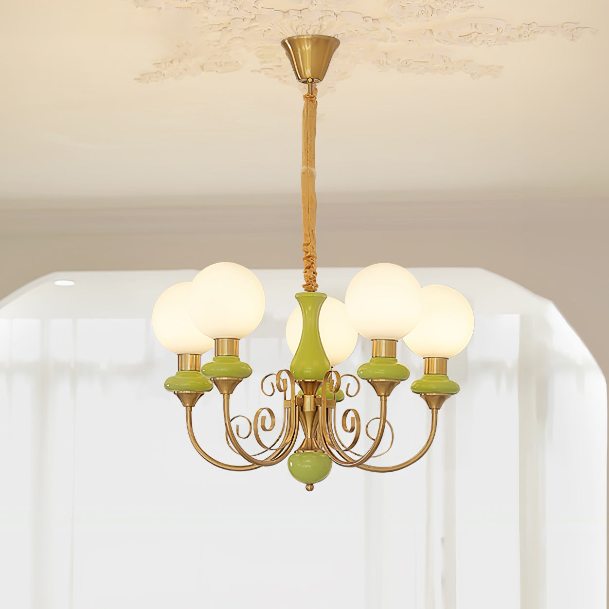 Lámpara de Araña de Onyx con Pantallas Verdes y Acabado en Metal – Opciones de 3, 5 y 8 Luces para Interiores 16