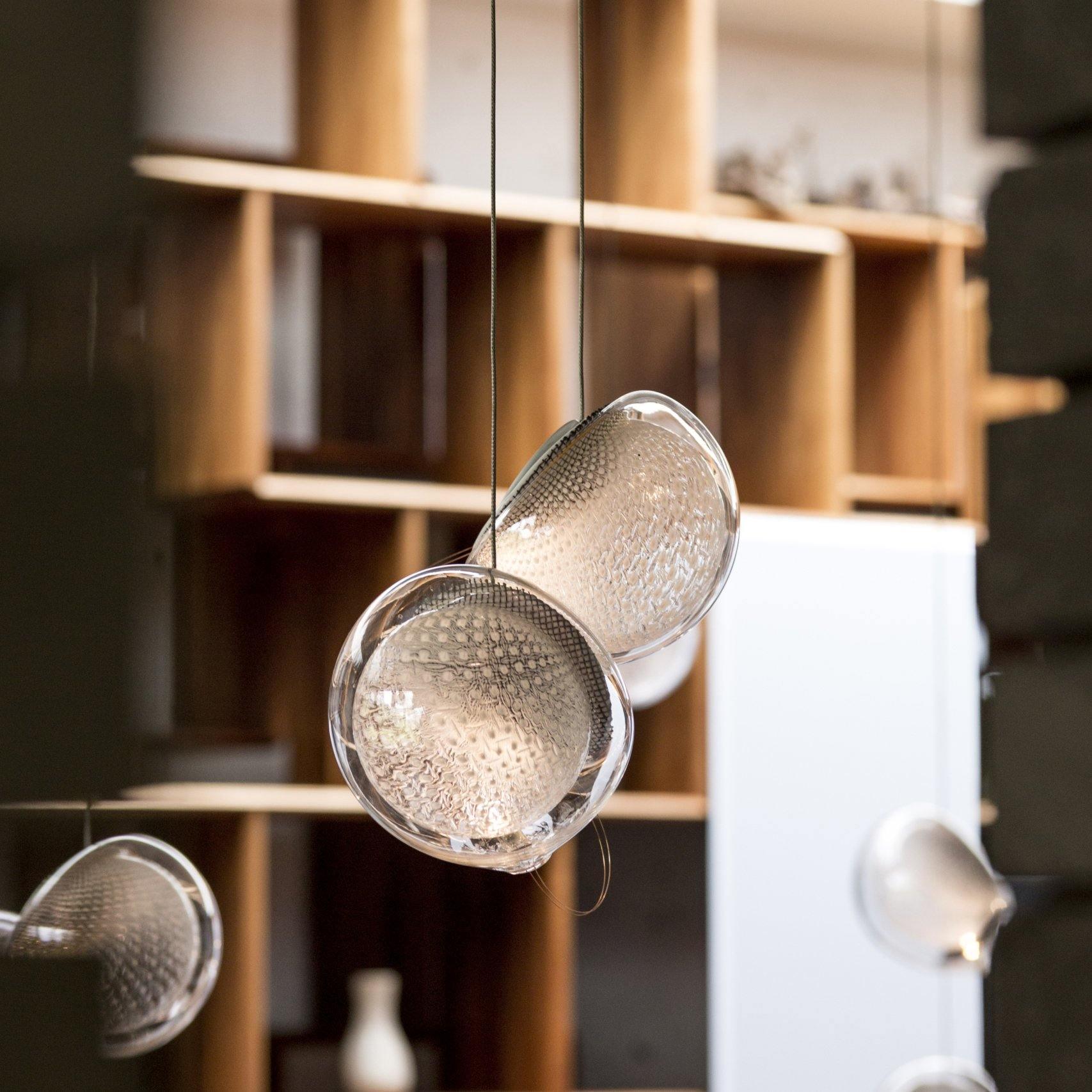 Lámpara de Cristal con Pantalla de Malla de Cobre – Diseño Elegante y Moderno 2