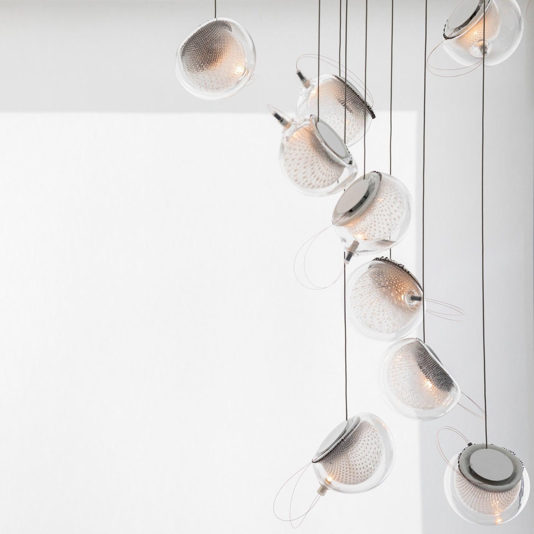 Lámpara de Cristal con Pantalla de Malla de Cobre – Diseño Elegante y Moderno 4