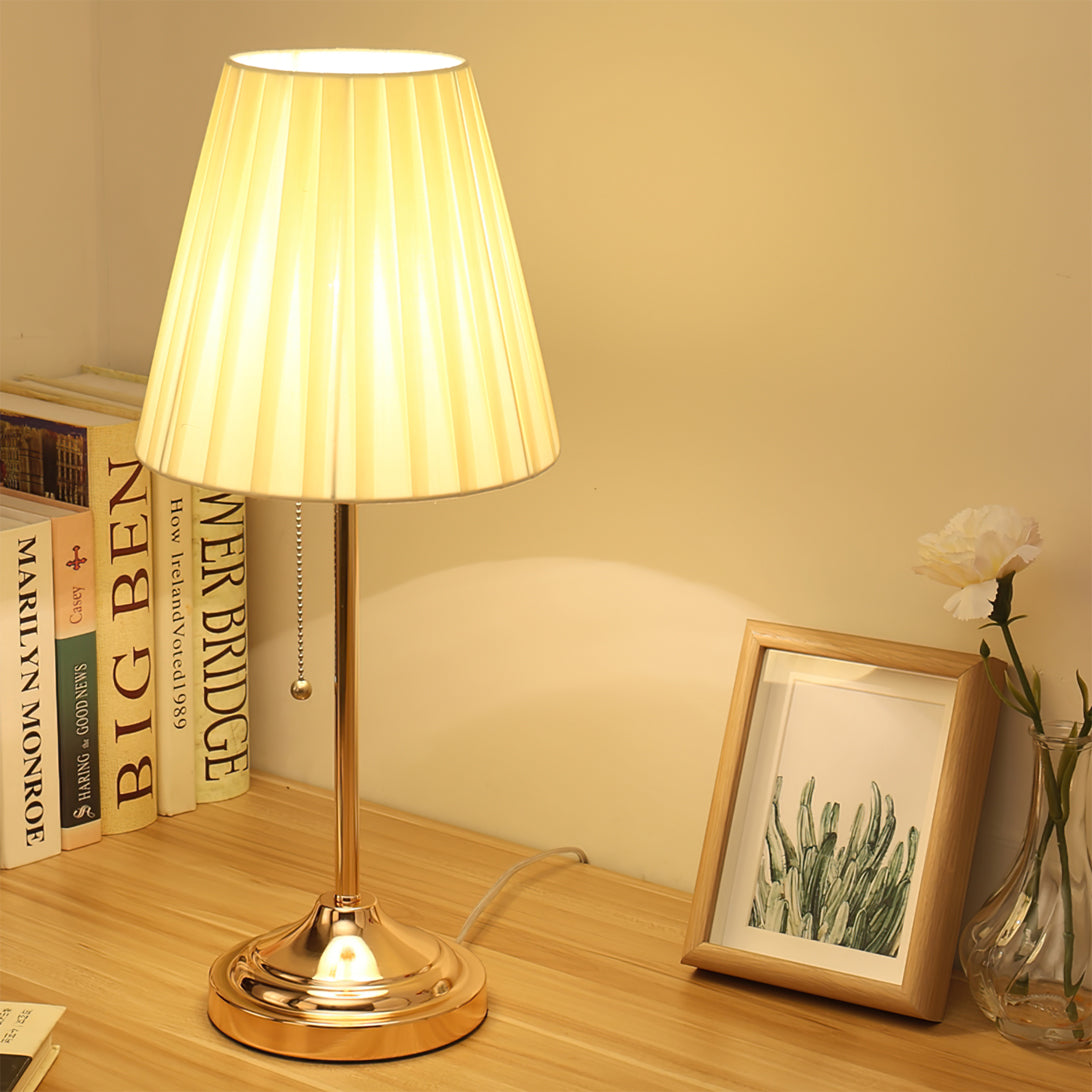 Lámpara de Mesa Arstid con Pantalla de Tela y Base de Metal – Luz Cálida y Estilo Moderno 7