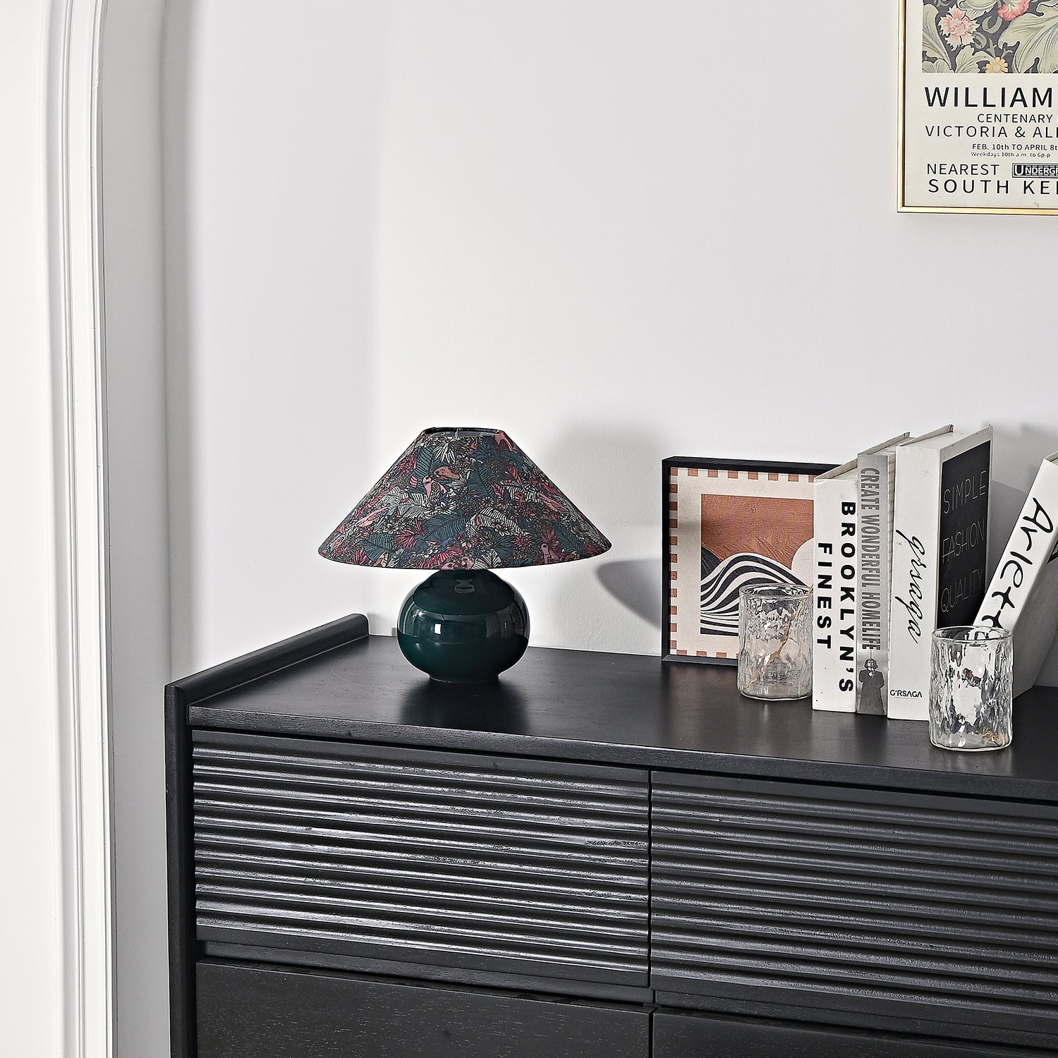 Lámpara de Mesa Botánica Kalinda Verde con Base de Cerámica y Pantalla Decorativa, Ideal para Mesita de Noche y Sobremesa 8