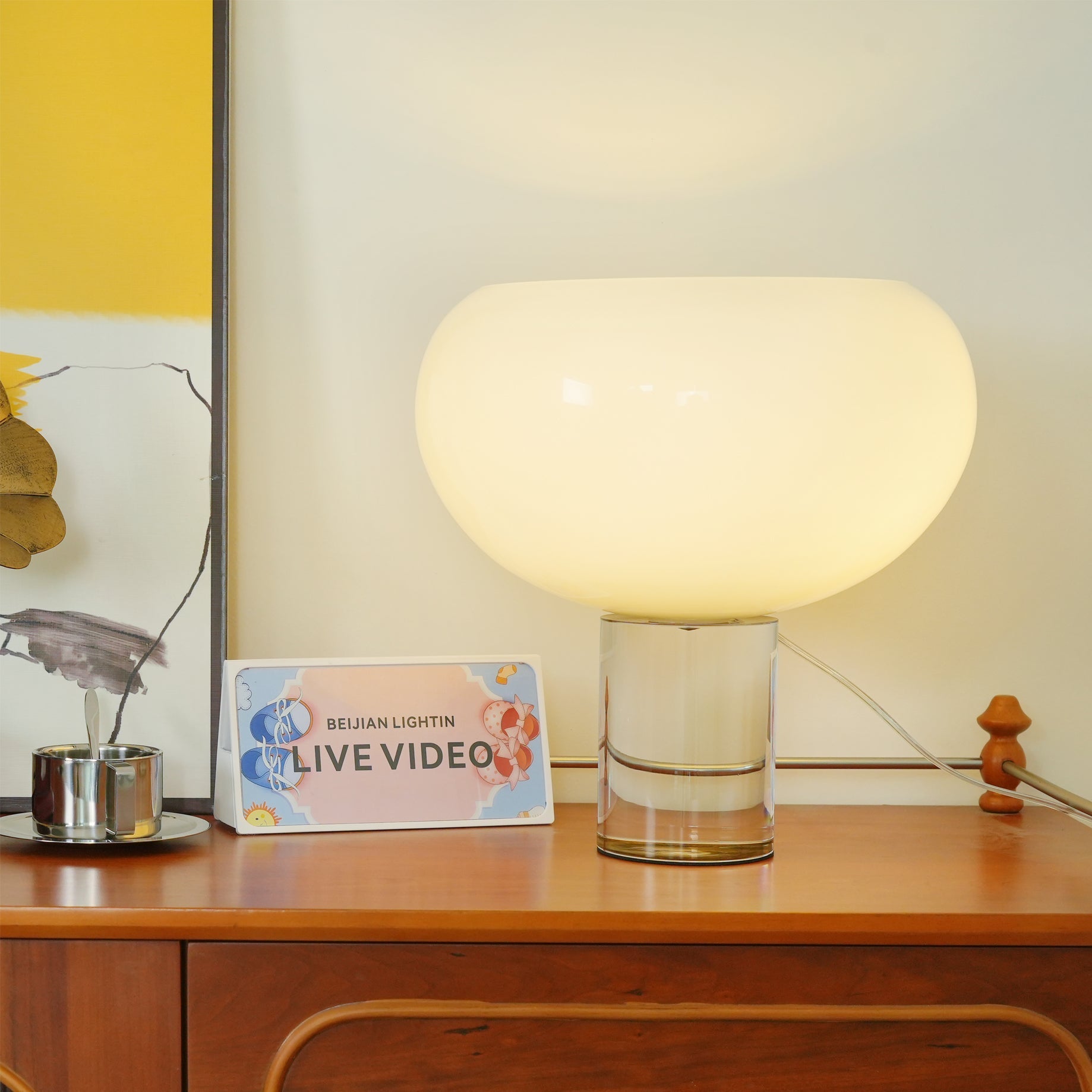 Lámpara de Mesa Buds Elegante con Luz LED, Diámetro 32cm, Diseño Moderno en Vidrio y Acrílico, Ideal para Mesitas de Noche 5
