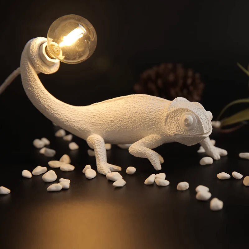 Lámpara de Mesa Camaleón de Resina con Luz LED – Diseño Único y Colorido para Interiores 10