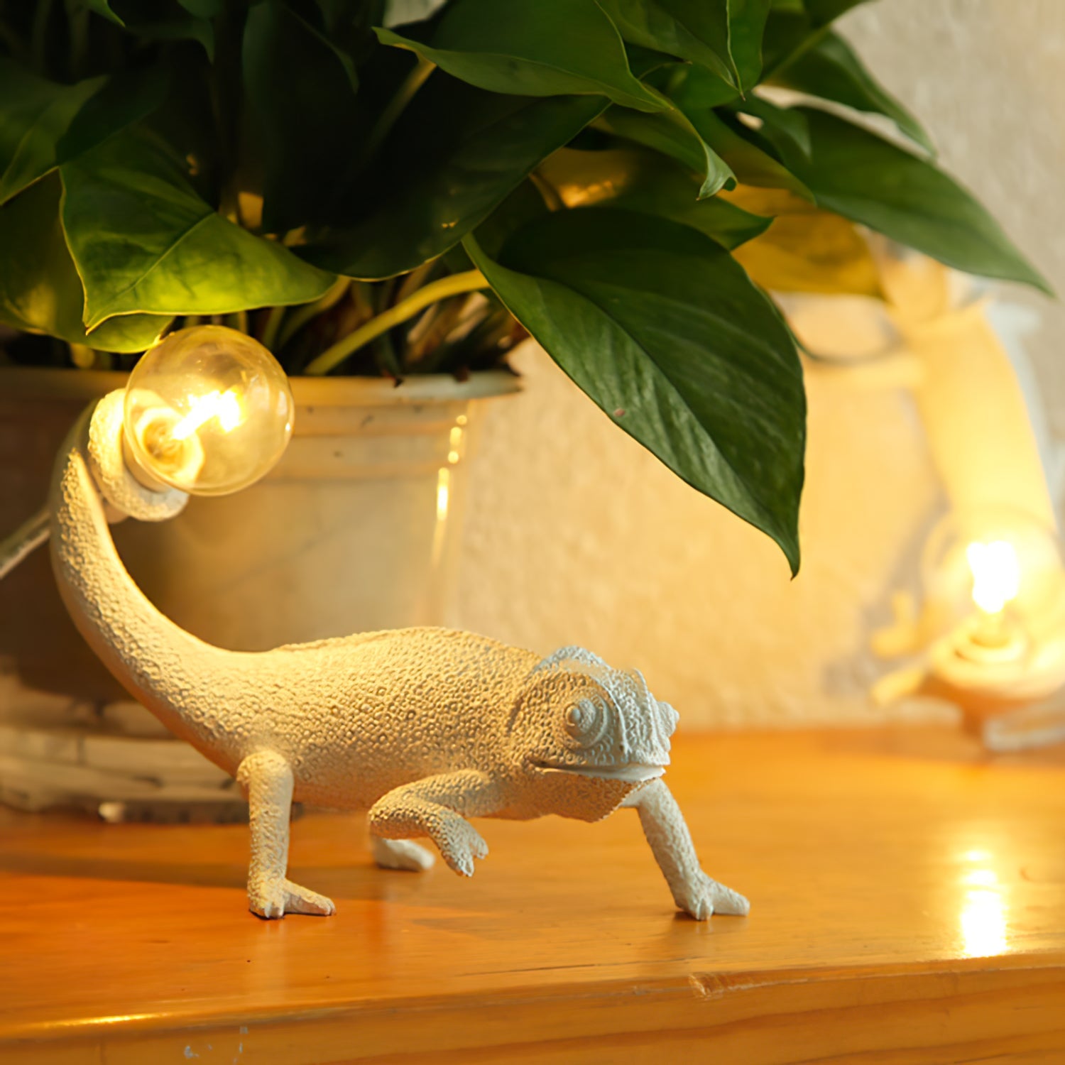 Lámpara de Mesa Camaleón de Resina con Luz LED – Diseño Único y Colorido para Interiores 7