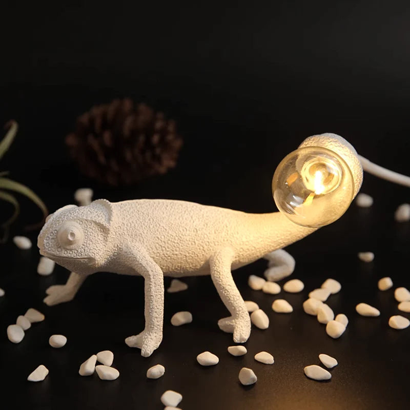 Lámpara de Mesa Camaleón de Resina con Luz LED – Diseño Único y Colorido para Interiores 9