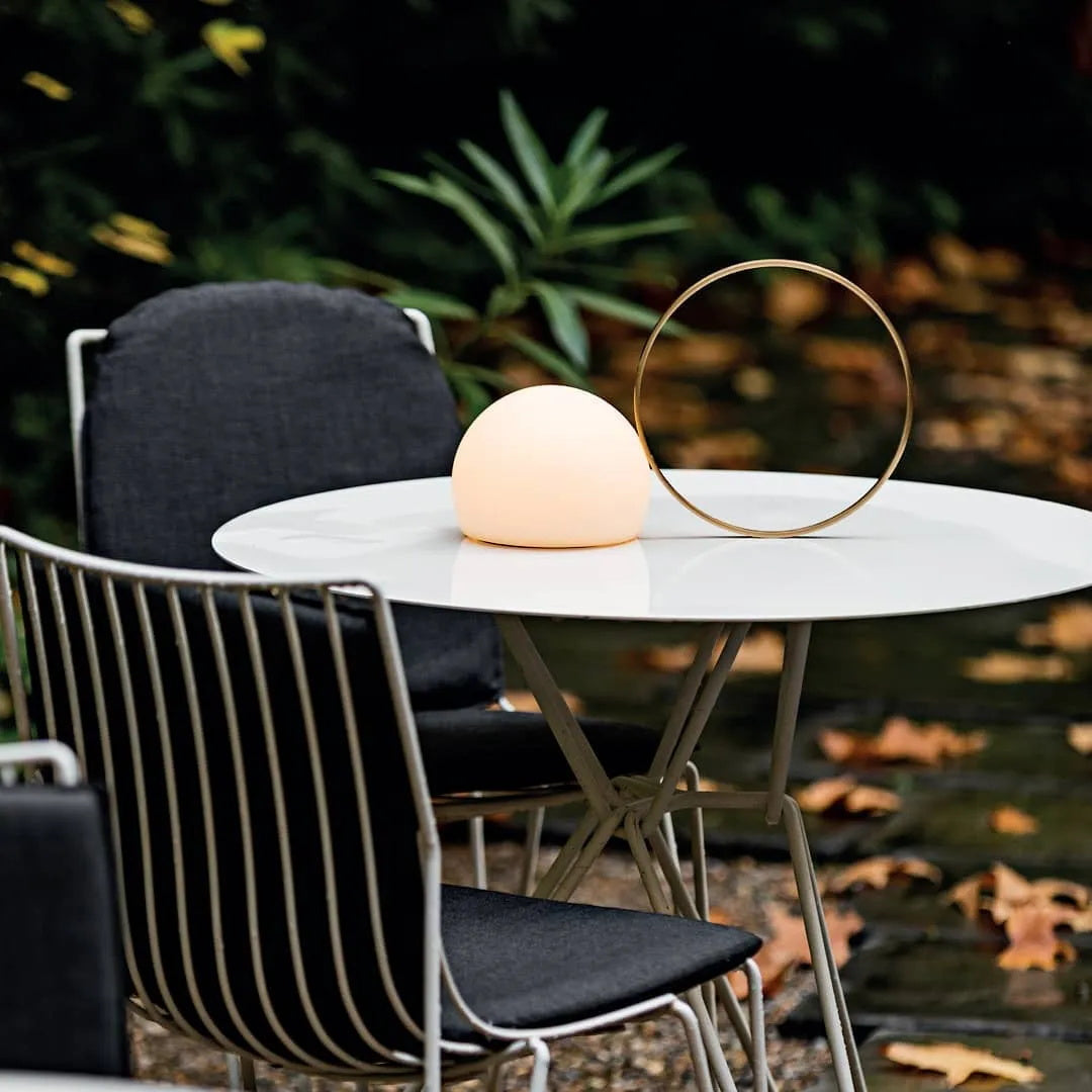 Lámpara de Mesa Circular con Batería Integrada y Diseño Clásico - Disponible en Negro y Dorado 6