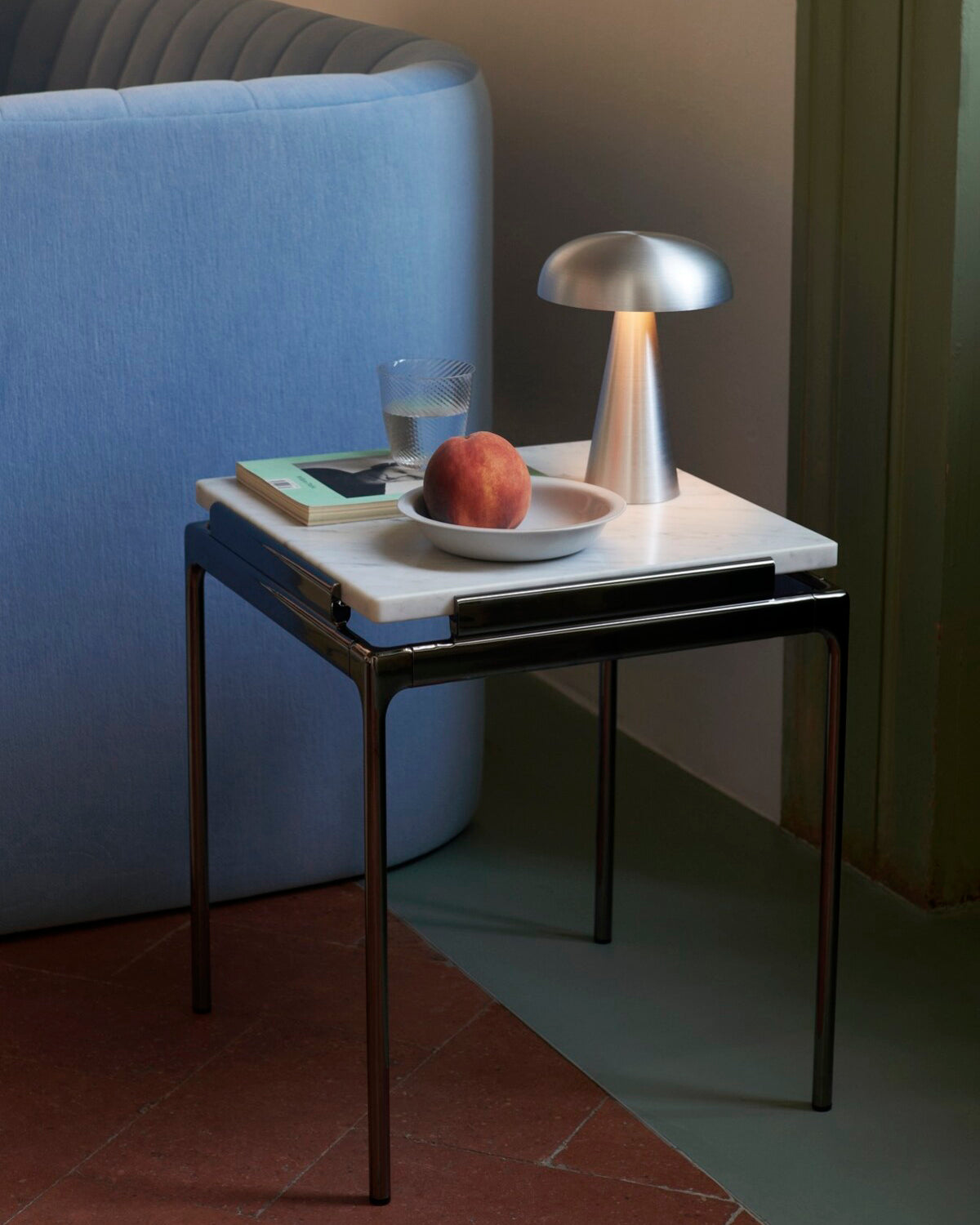 Lámpara de Mesa Como con Diseño Elegante y Luz LED Integrada – Varios Colores Disponibles 4