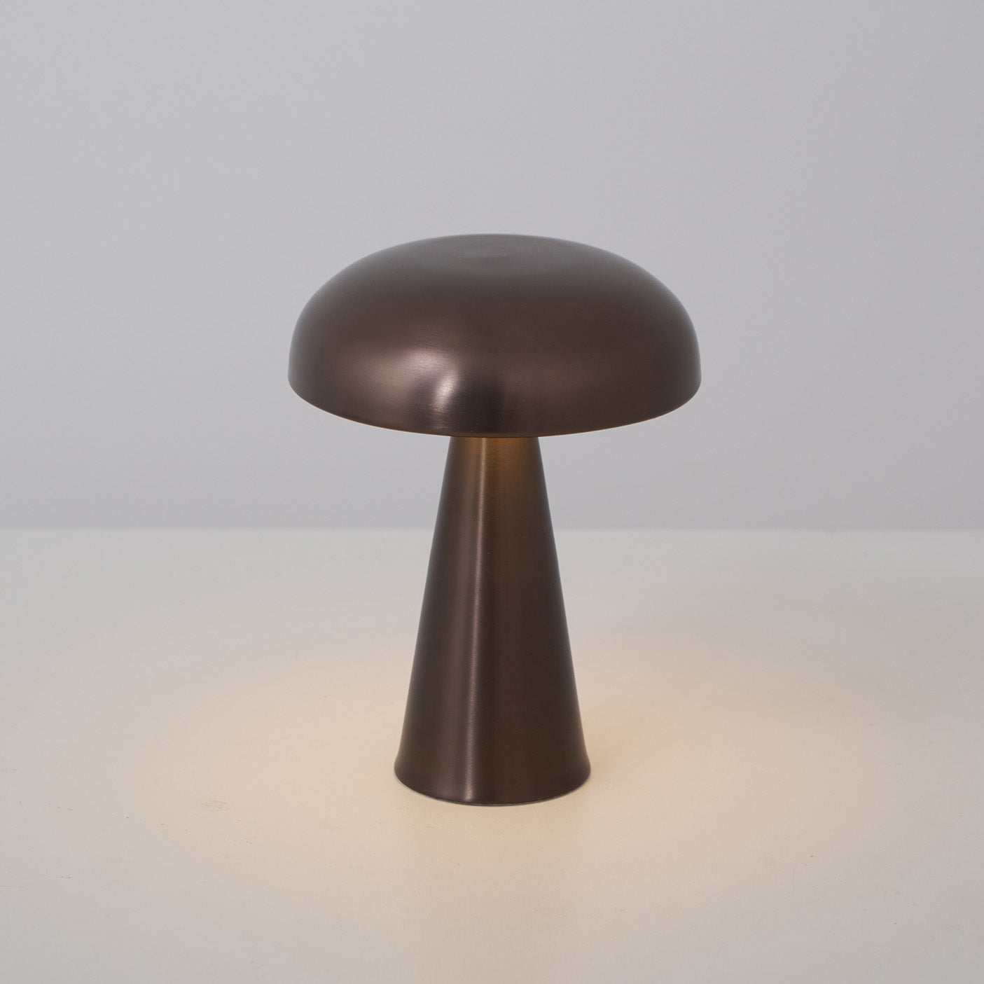 Lámpara de Mesa Como con Diseño Elegante y Luz LED Integrada – Varios Colores Disponibles 9