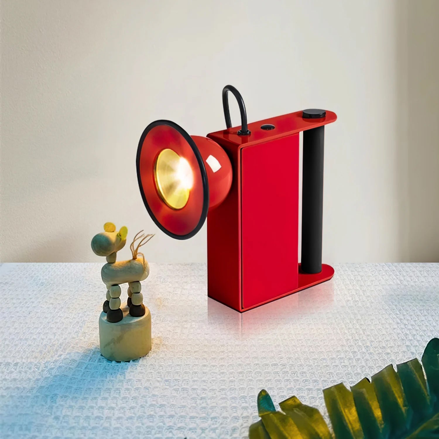 Lámpara de Mesa Compacta Minibox con Cabezal Ajustable y Luz LED Integrada 5