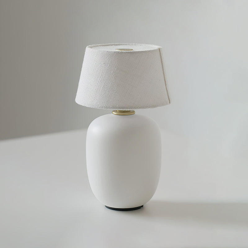 Lámpara de Mesa Compacta con Cargador USB y Control Táctil – Diseño Moderno para Escritorios y Mesitas de Noche 9