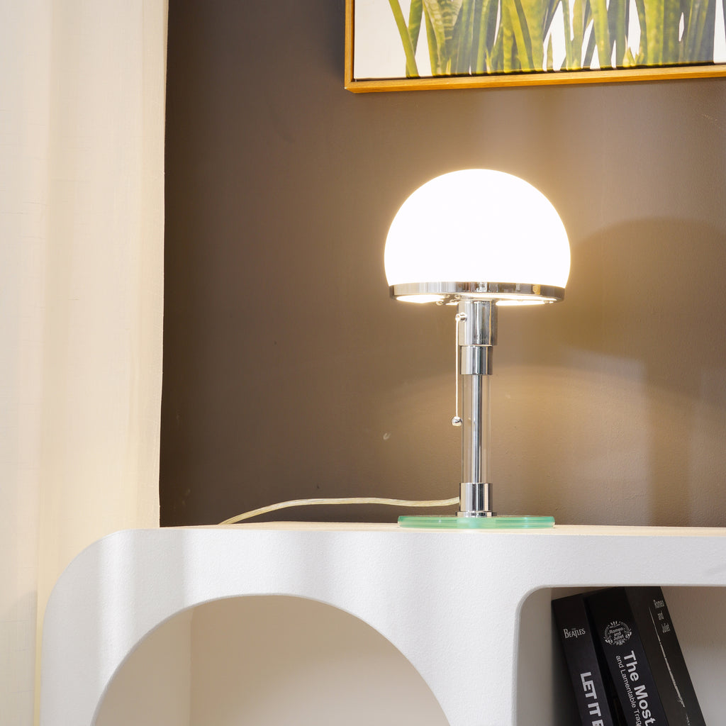 Lámpara de Mesa Cromada Hemisférica con Diseño Moderno y Elegante 5