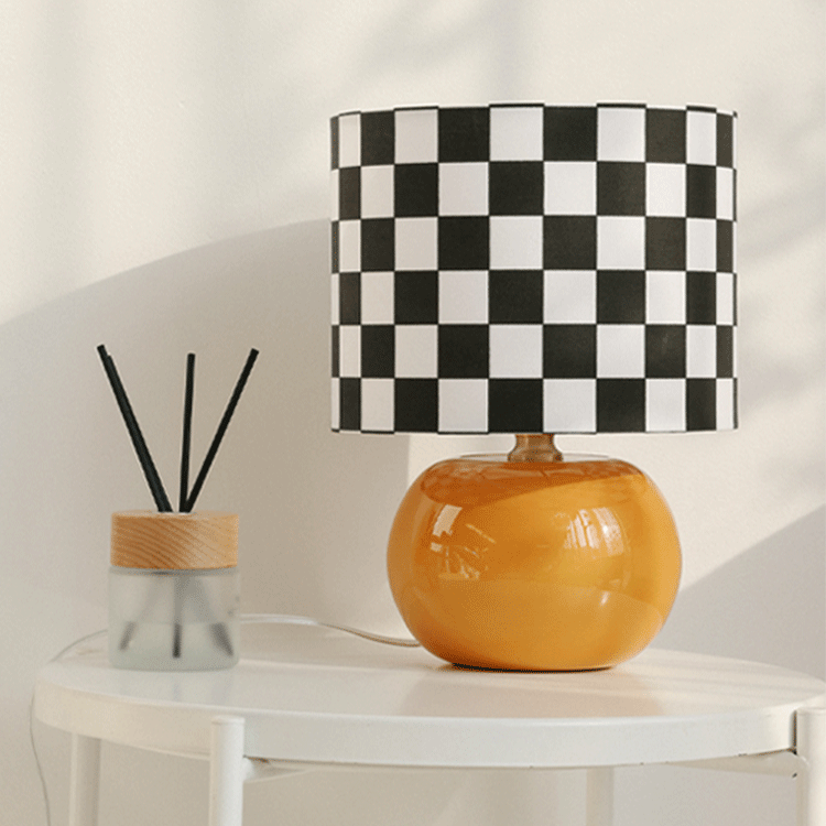 Ilvina - Lámpara de Mesa Diseño Ajedrez con Base de Vidrio Transparente - Estilo Moderno para Interiores - Compatible con Bombillas LED