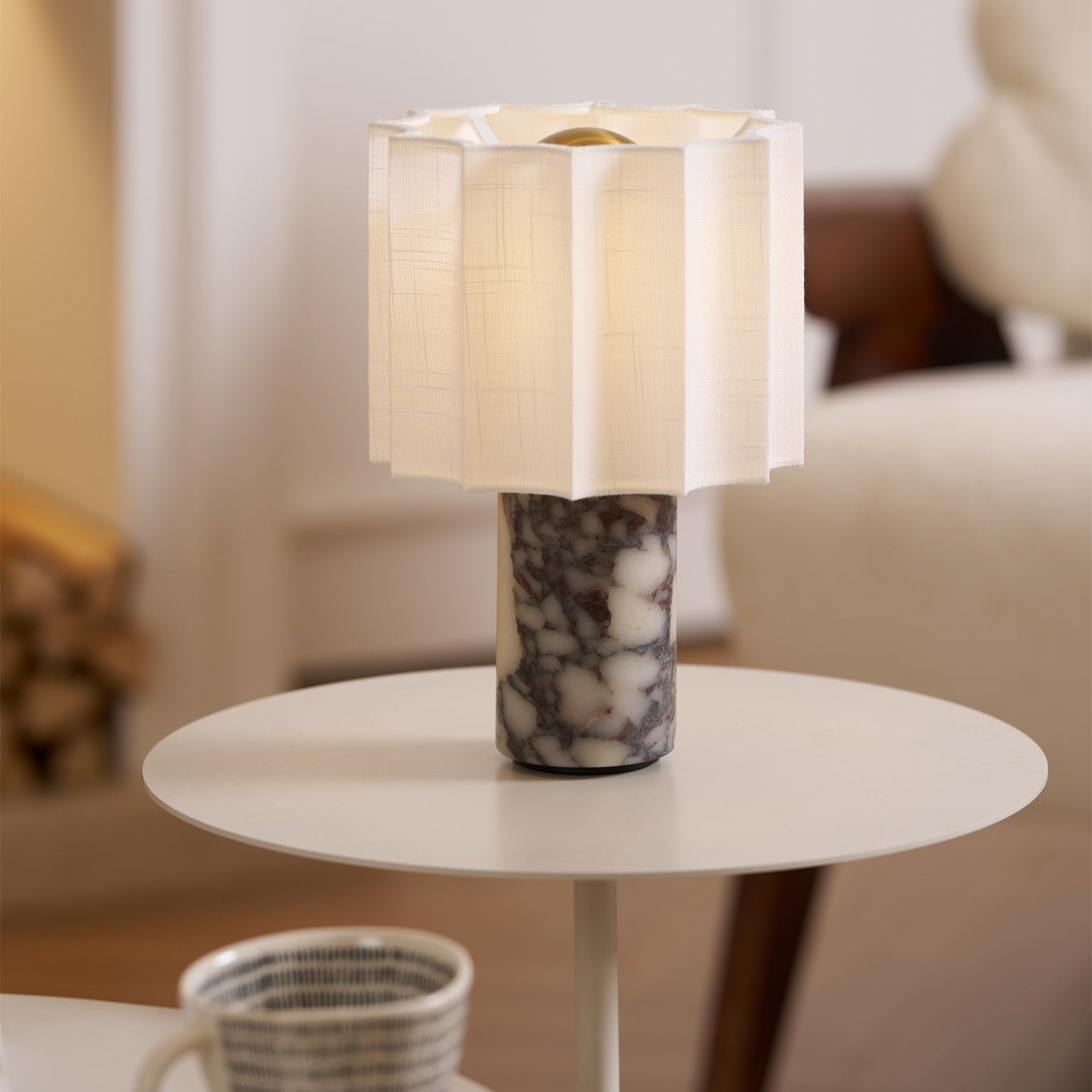 Lámpara de Mesa Elegante con Base de Mármol y Batería Integrada – Pantalla de Tela Suave, Carga Rápida, LED Integrado 3