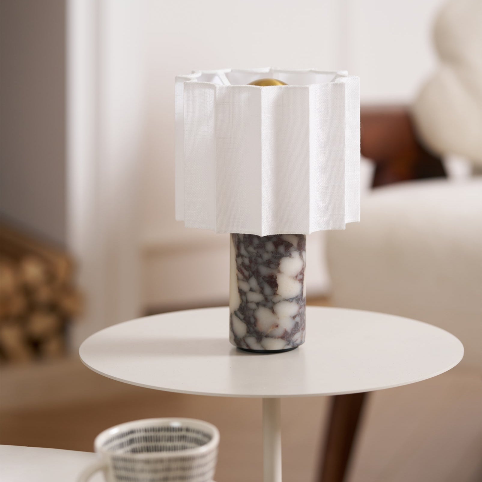Lámpara de Mesa Elegante con Base de Mármol y Batería Integrada – Pantalla de Tela Suave, Carga Rápida, LED Integrado 4
