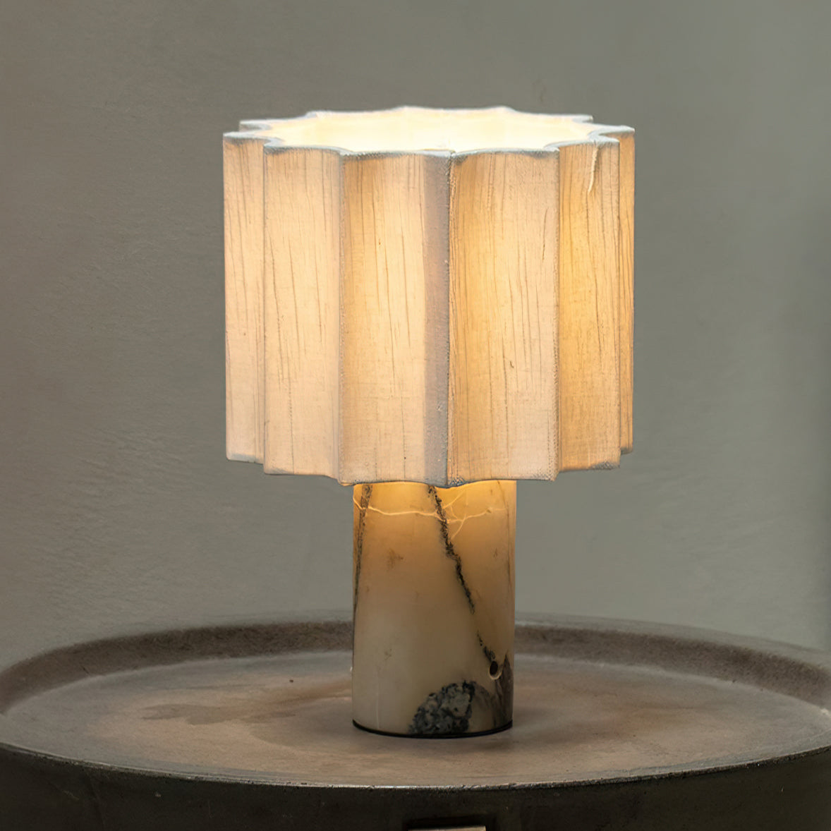 Lámpara de Mesa Elegante con Base de Mármol y Batería Integrada – Pantalla de Tela Suave, Carga Rápida, LED Integrado 5