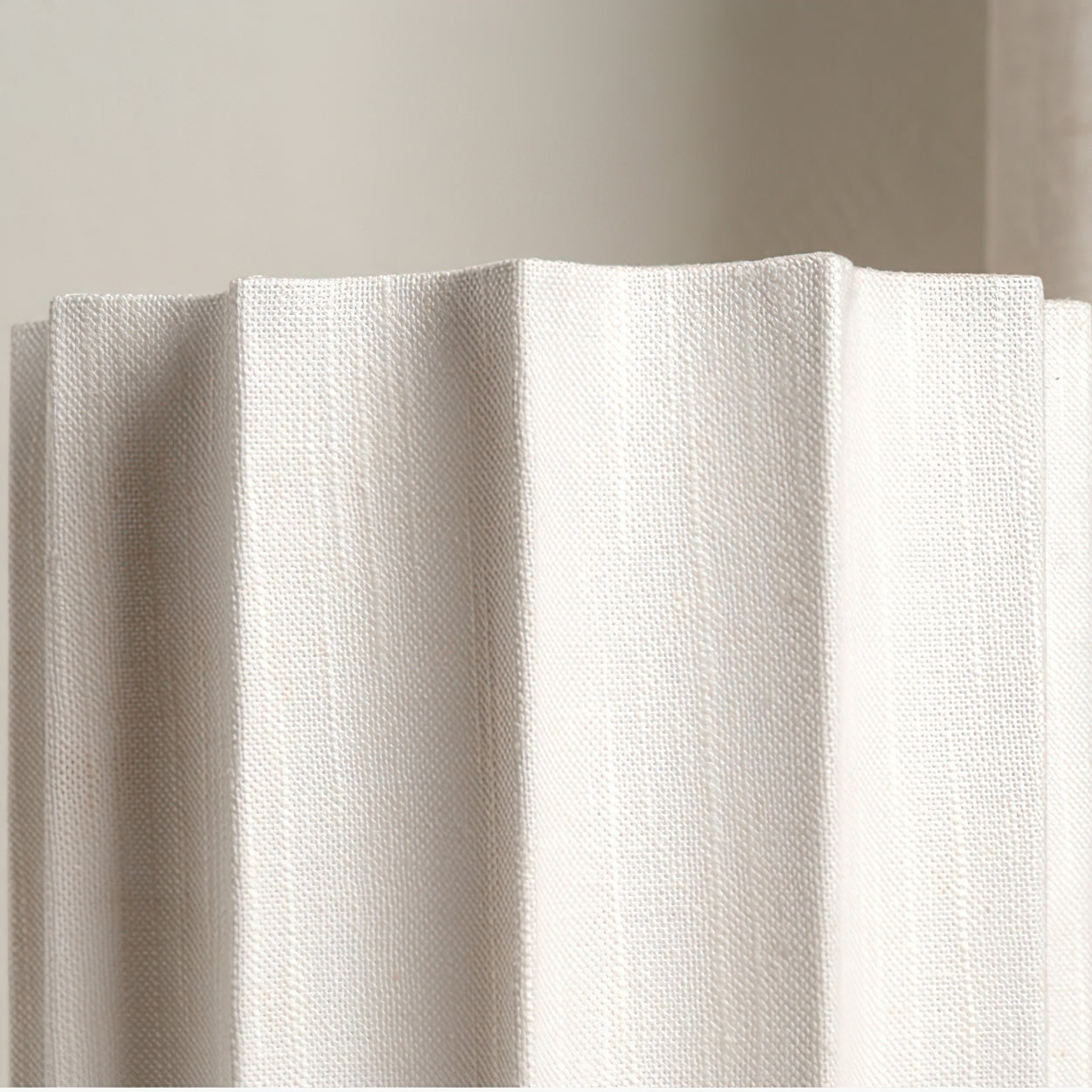 Lámpara de Mesa Elegante con Base de Mármol y Batería Integrada – Pantalla de Tela Suave, Carga Rápida, LED Integrado 8