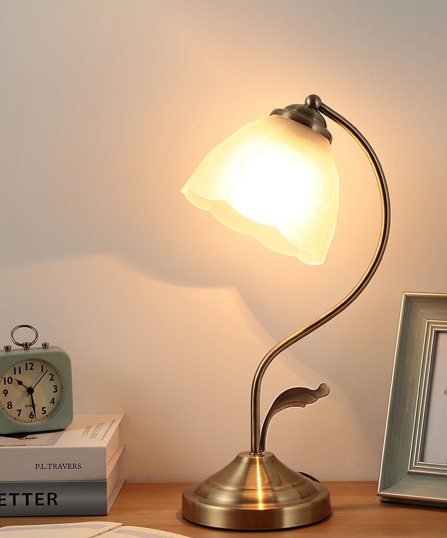 Lámpara de Mesa Elegante con Pantalla de Vidrio en Forma de Flor, Base E27, Metal y Vidrio, Ideal para Mesita de Noche y Escritorio 5