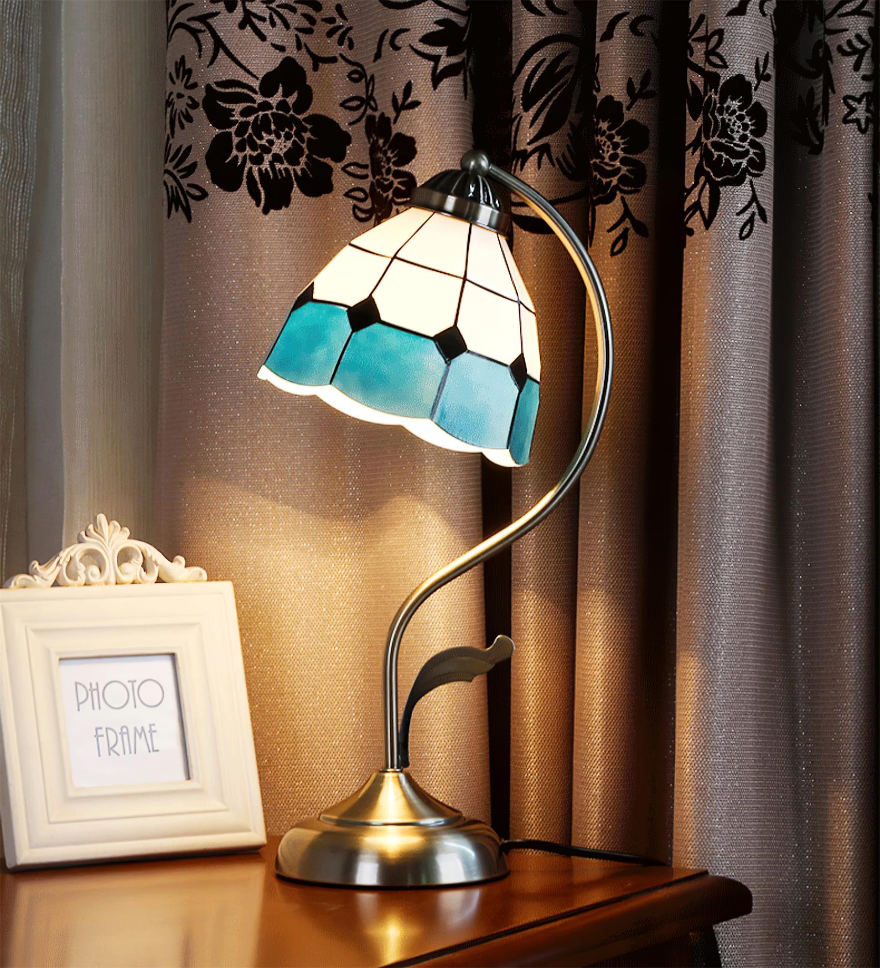 Lámpara de Mesa Elegante con Pantalla de Vidrio en Forma de Flor, Base E27, Metal y Vidrio, Ideal para Mesita de Noche y Escritorio 7