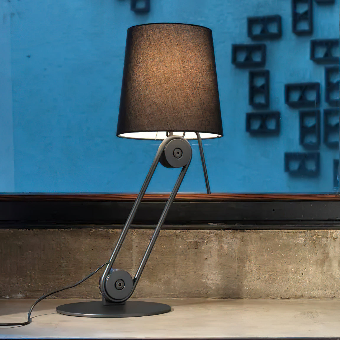 Lámpara de Mesa Elegante de Hierro con Pantalla Ajustable – Ideal para Mesitas de Noche y Ambientes Sofisticados 2