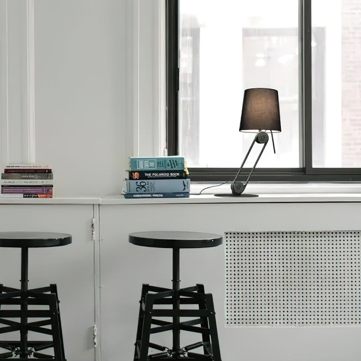 Lámpara de Mesa Elegante de Hierro con Pantalla Ajustable – Ideal para Mesitas de Noche y Ambientes Sofisticados 3