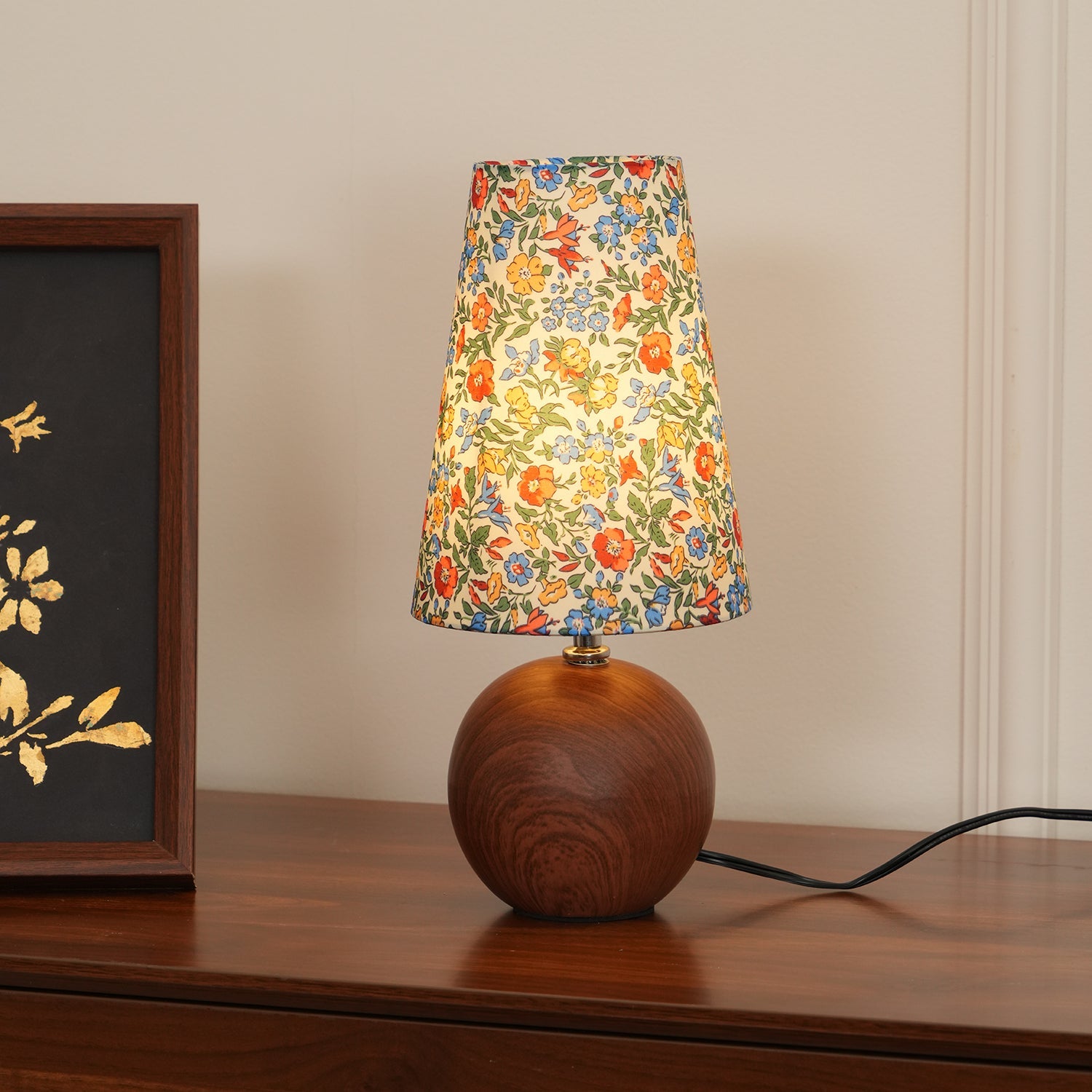 Lámpara de Mesa Floral Anna con Base de Madera Natural – Diseño Colorido y Funcional 4