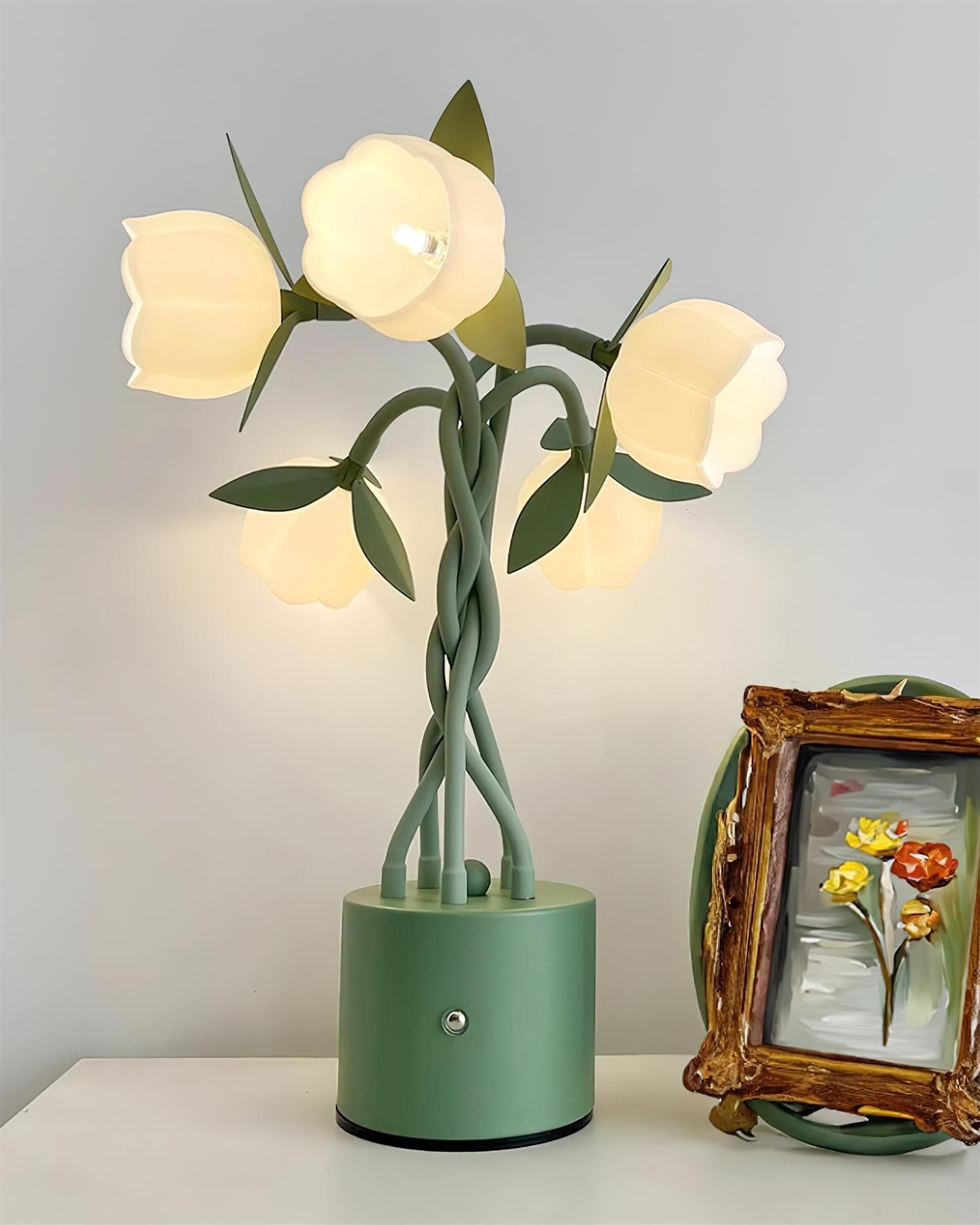 Lámpara de Mesa Floral con Diseño Escultural y Base Verde – Luz LED 5
