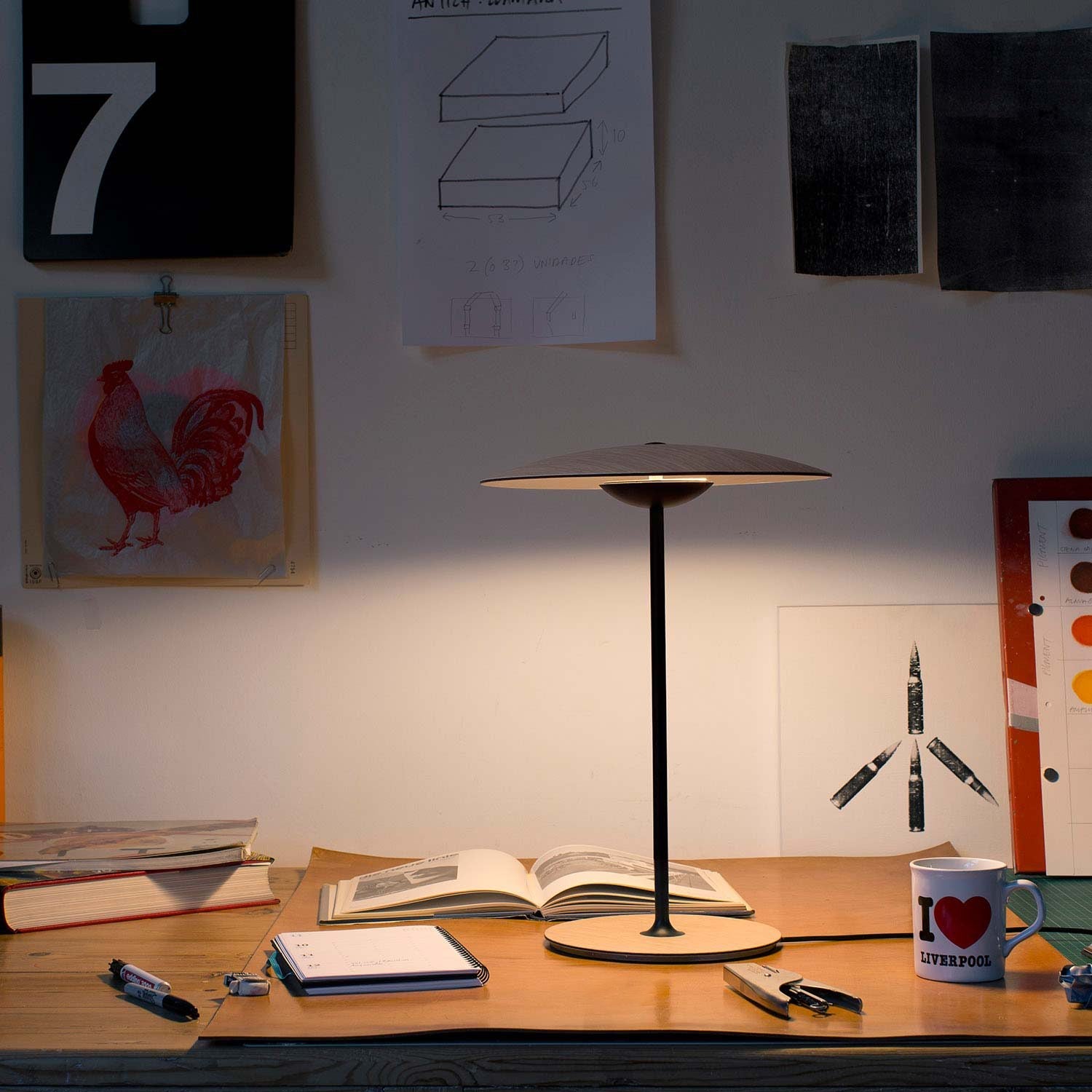 Lámpara de Mesa LED Ginger con Estructura de Aluminio y Ópticas Especiales – Diámetro 35cm 2