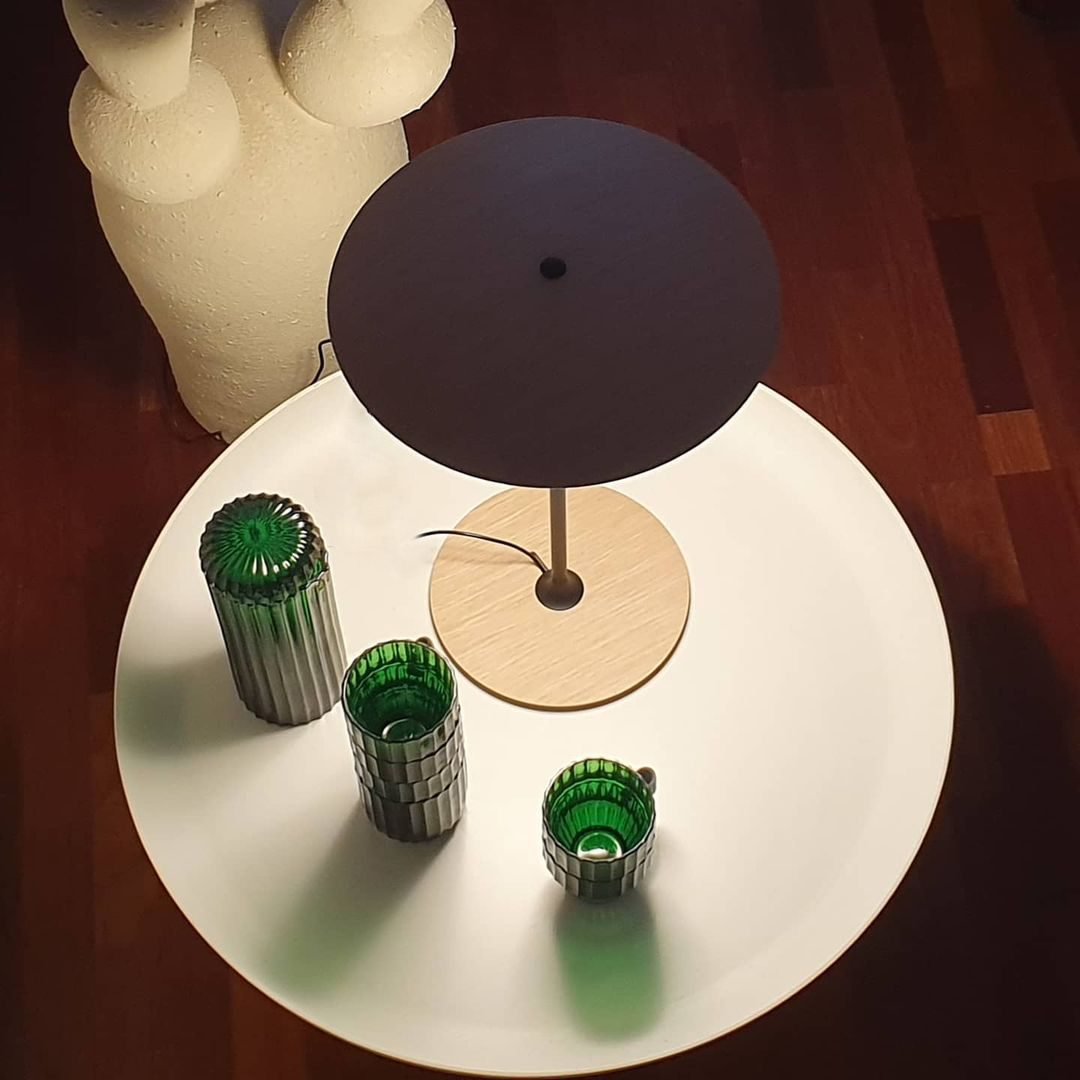 Lámpara de Mesa LED Ginger con Estructura de Aluminio y Ópticas Especiales – Diámetro 35cm 6