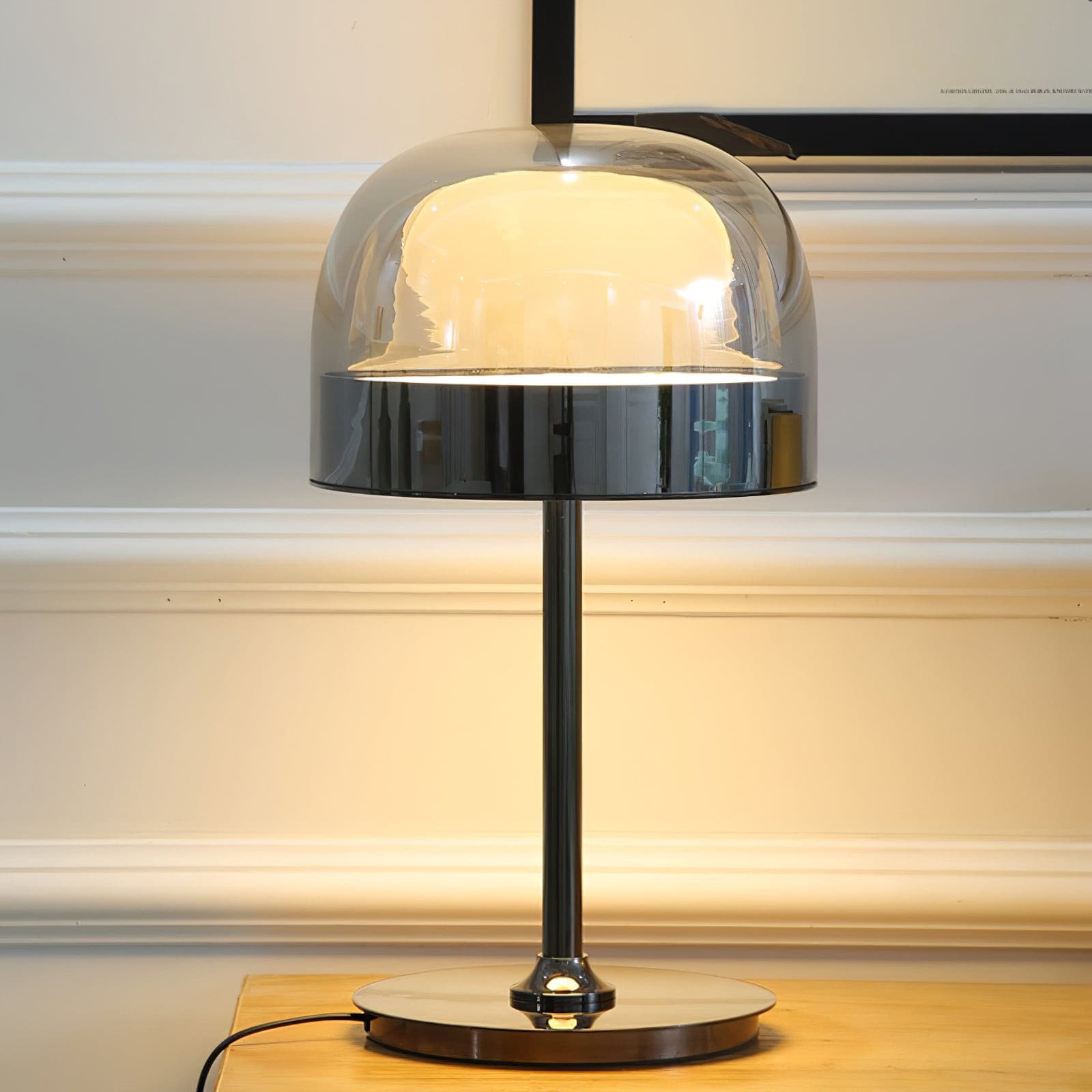 Lámpara de Mesa LED Moderna de Metal y Vidrio con Luz Cálida – Opciones de Acabado en Negro y Oro Rosa 6