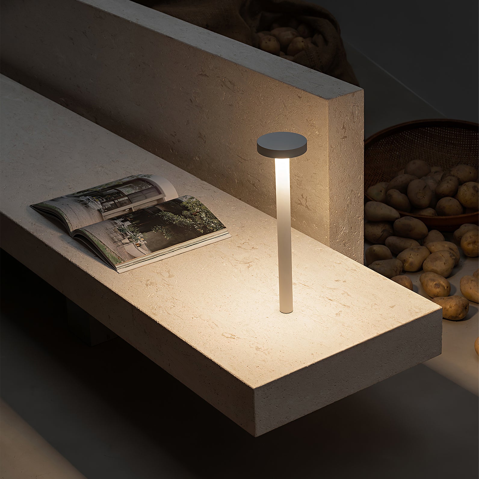 Lámpara de Mesa LED Portátil con Batería Integrada y Base Magnética - Diseño Compacto y Táctil para Iluminación Sobremesa 2