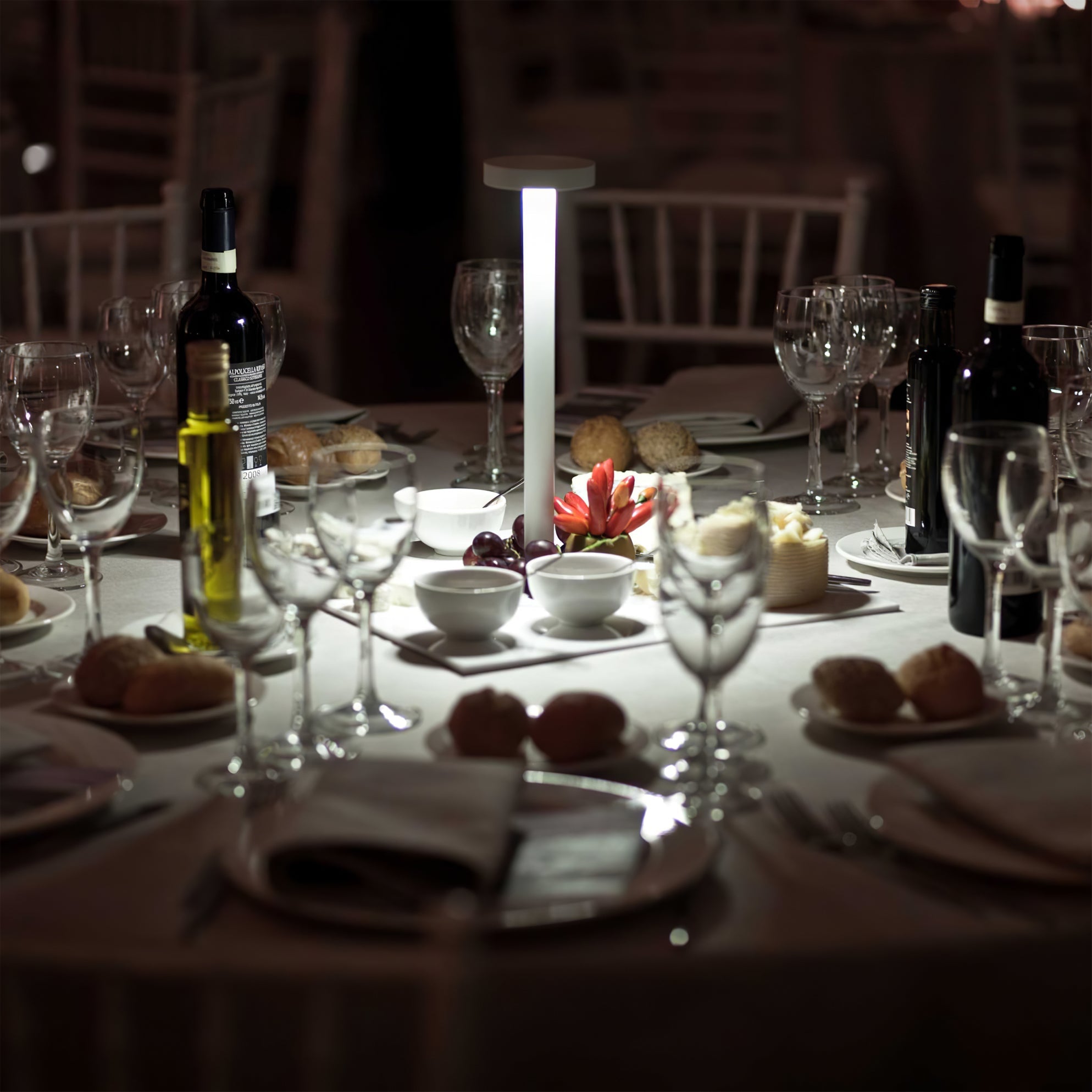Lámpara de Mesa LED Portátil con Batería Integrada y Base Magnética - Diseño Compacto y Táctil para Iluminación Sobremesa 5