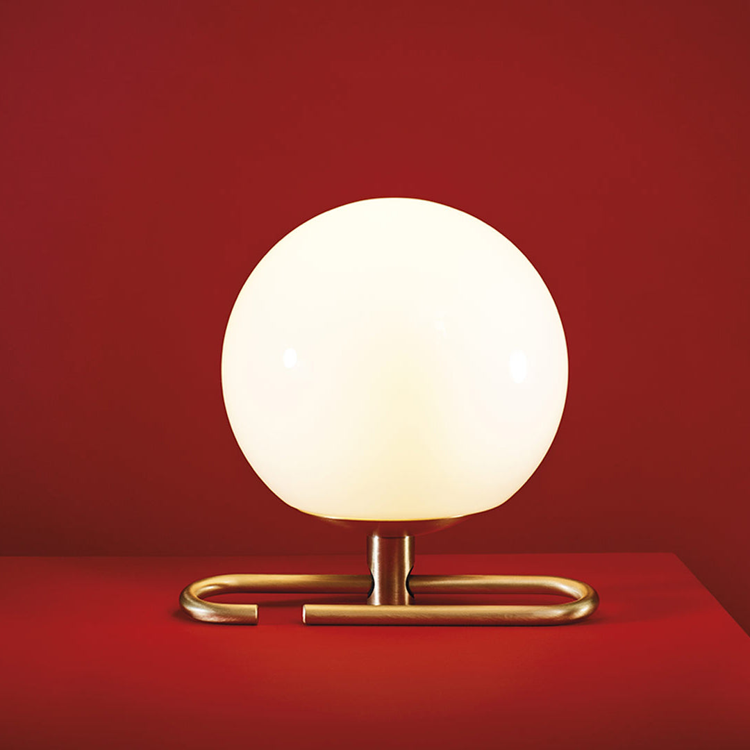 Lámpara de Mesa LED Regulable de Metal y Vidrio, Diseño Moderno para Escritorio y Mesita de Noche - Color Dorado y Blanca 6
