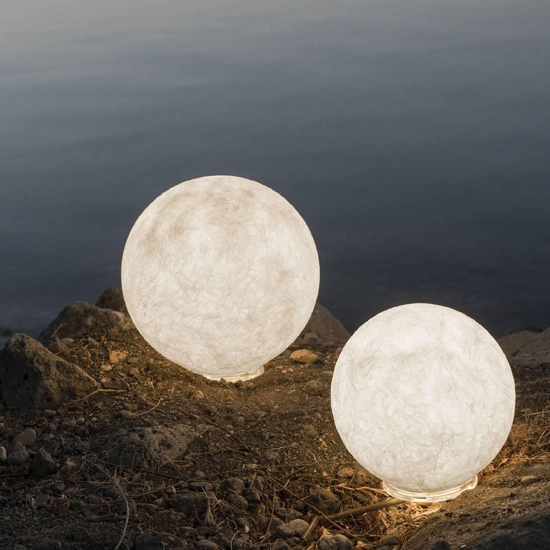 Lámpara de Mesa Lunar de Resina con Luz Suave - Tamaños de 20cm a 50cm, Ideal para Mesita de Noche y Decoración Interior 5