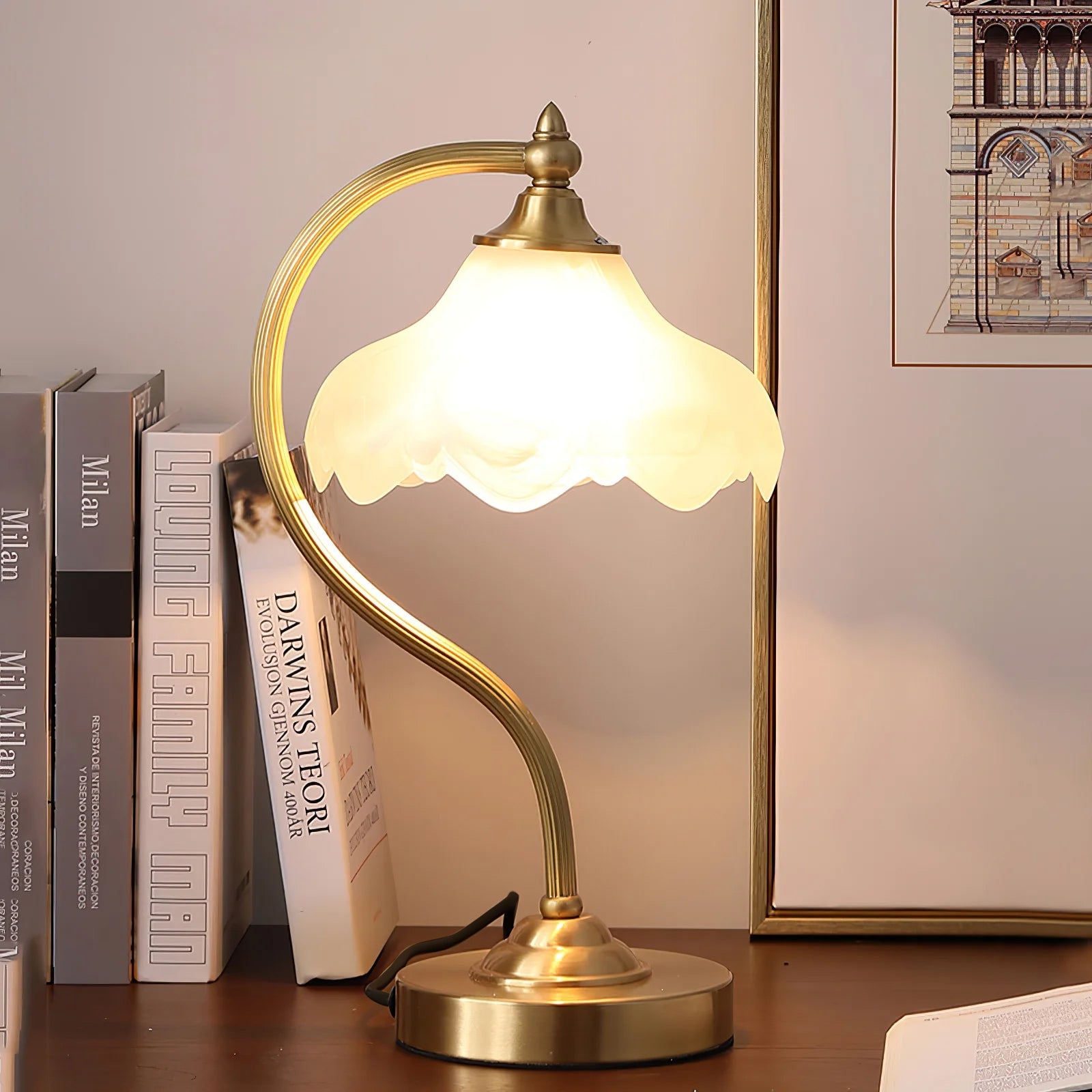 Lámpara de Mesa Magnolya de Brass y Vidrio con Diseño Artístico – Compatible con LED y Edison, 42cm de Altura 8