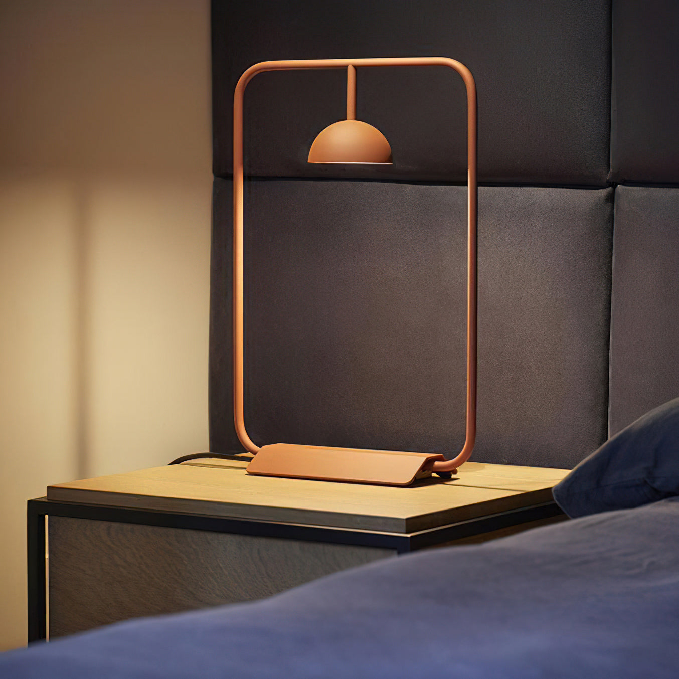 Lámpara de Mesa Moderna Cupolina con Luz LED Regulable, Diseño Cuadrado, Metal, 31 cm Diámetro, Negro/Naranja 4