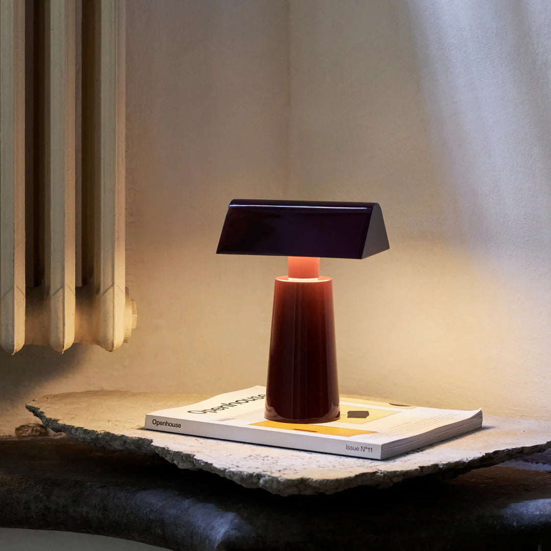 Lámpara de Mesa Moderna LED de Metal con Cambio de Color – Ideal para Escritorios y Mesitas de Noche, 15 cm Diámetro 2