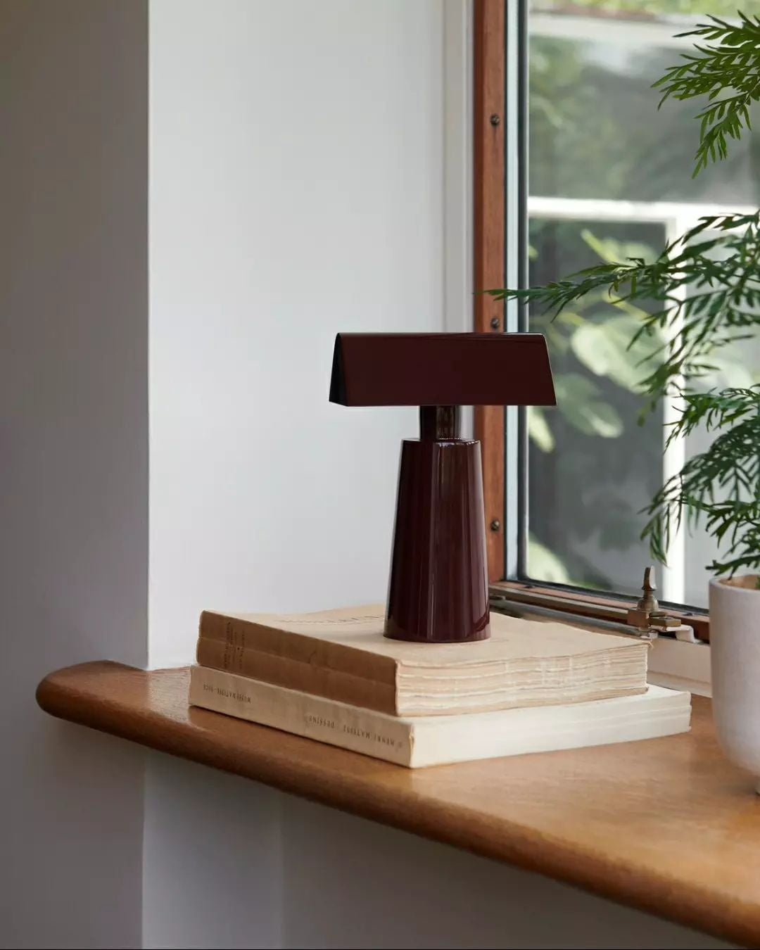 Lámpara de Mesa Moderna LED de Metal con Cambio de Color – Ideal para Escritorios y Mesitas de Noche, 15 cm Diámetro 7