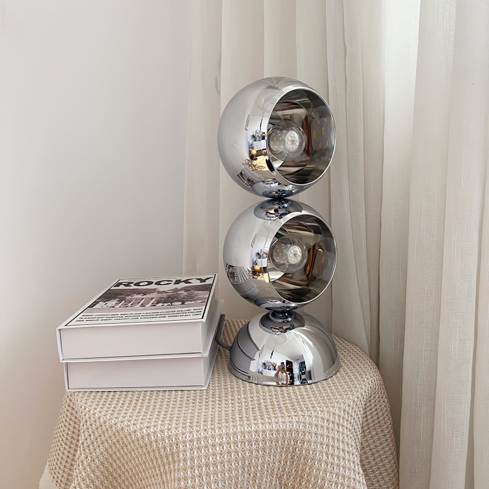 Lámpara de Mesa Moderna Mickey con Diseño Elegante y Base E26/E27 - Ideal para Interiores 5