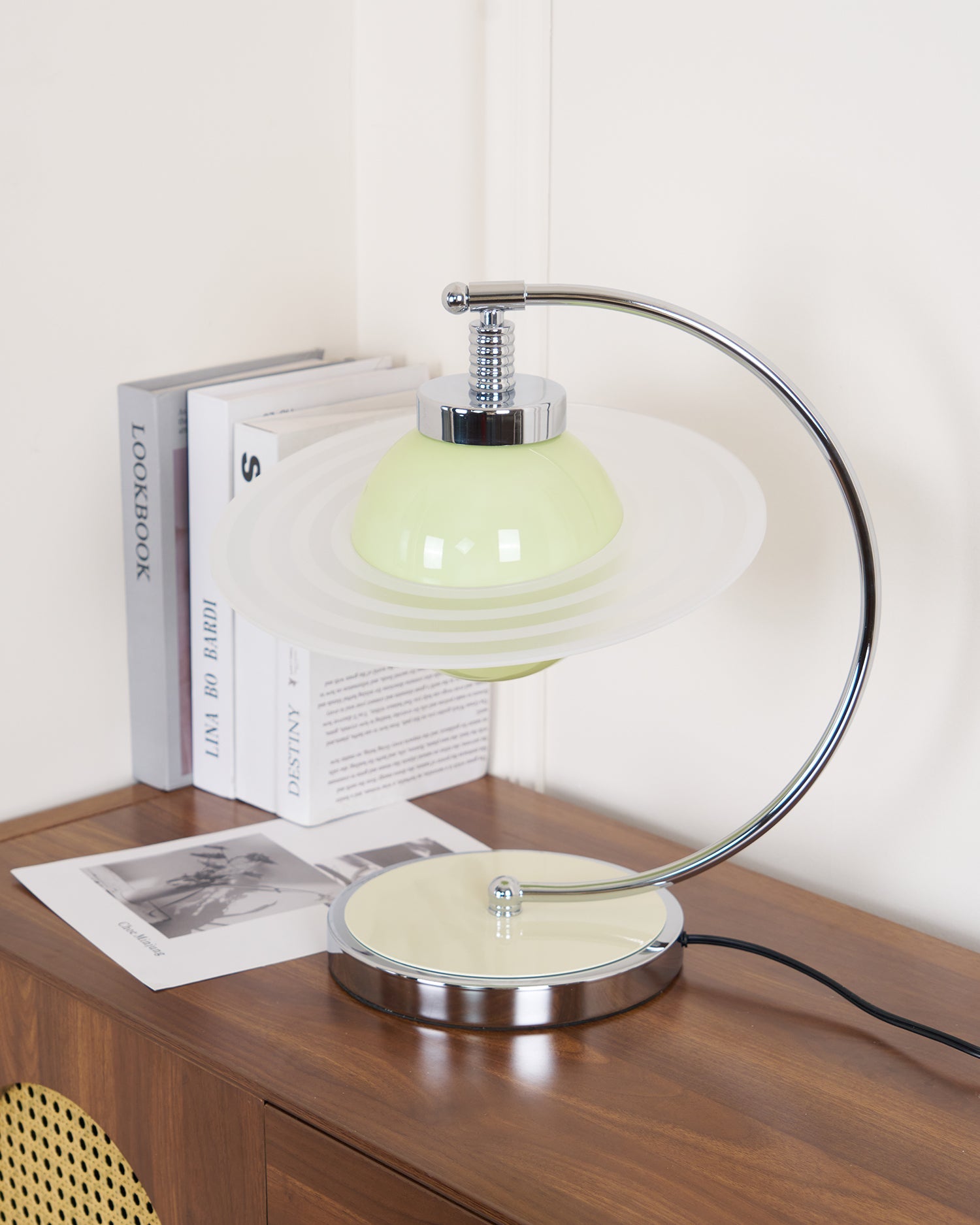 Lámpara de Mesa Moderna Verde con Base de Cromo – Lámpara Sobremesa para Escritorio y Mesita de Noche, Diseño Contemporáneo 8