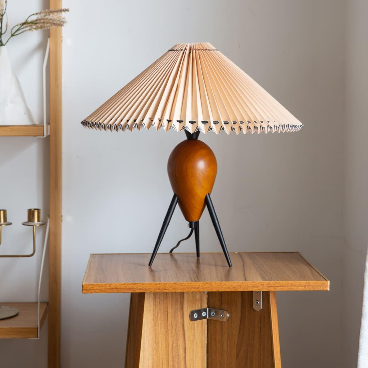Zavira - Lámpara de Mesa Moderna con Base de Madera y Pantalla de Tela - Diseño Industrial Tripode