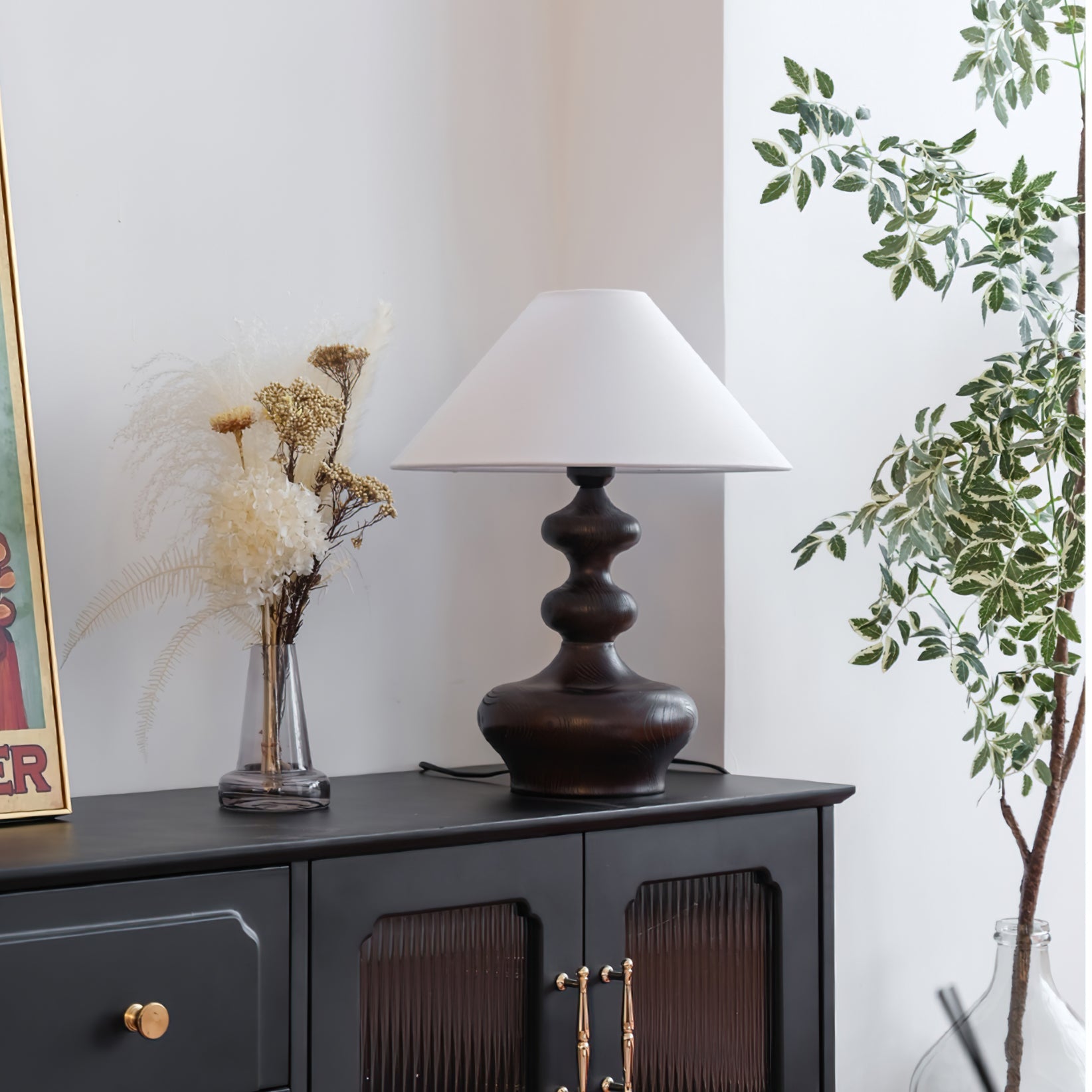 Lámpara de Mesa Moderna con Base de Madera y Pantalla de Tela – Diseño Vintage 8