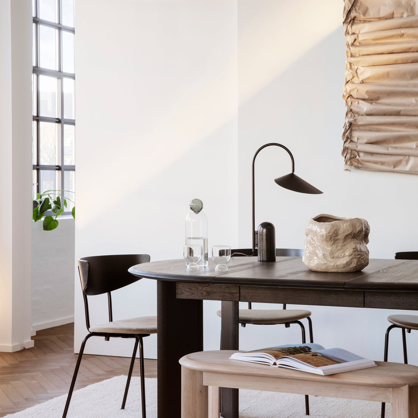 Lámpara de Mesa Moderna con Base de Mármol Negro y Pantalla Cónica – Diseño Minimalista 6