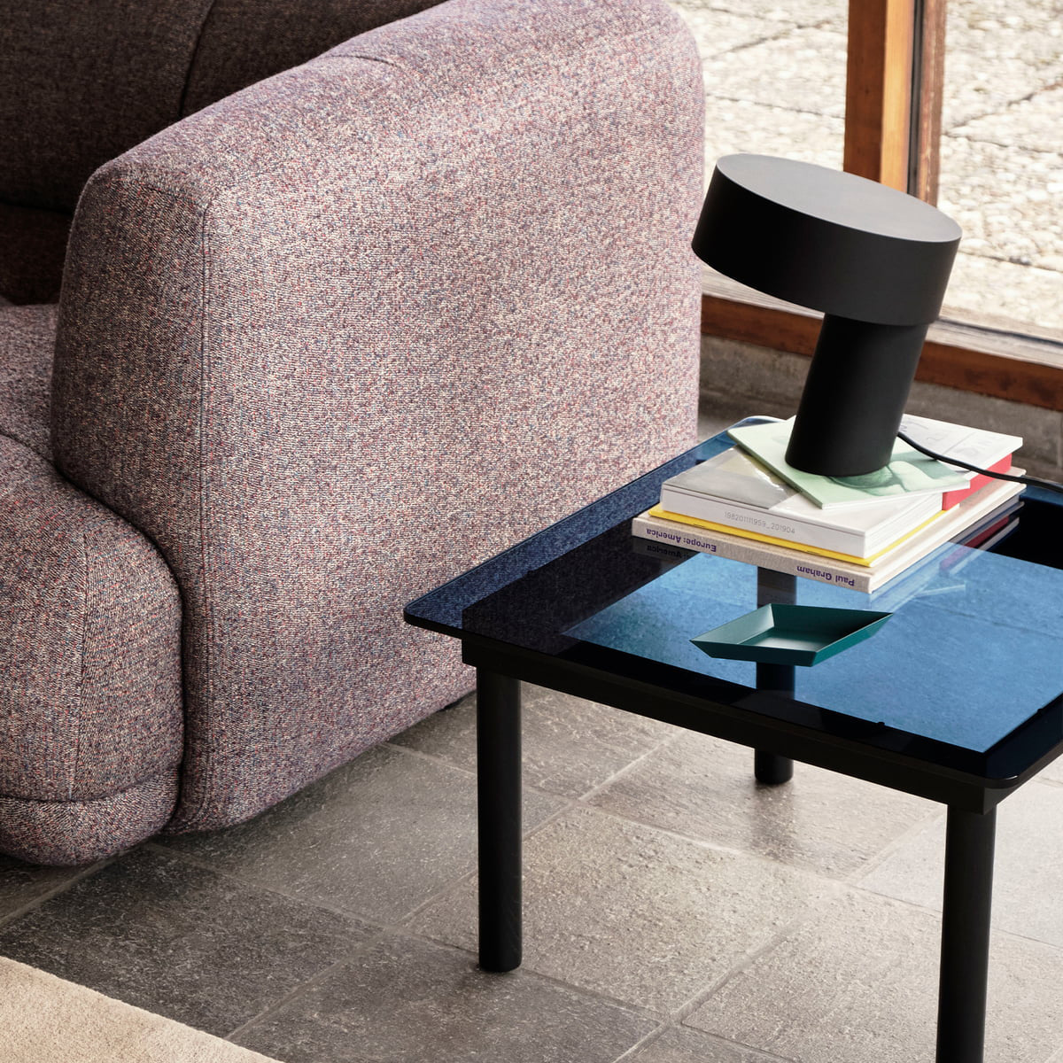 Lámpara de Mesa Moderna con Diseño Inclinable en Metal - Disponible en Blanco, Negro y Verde Caqui 5