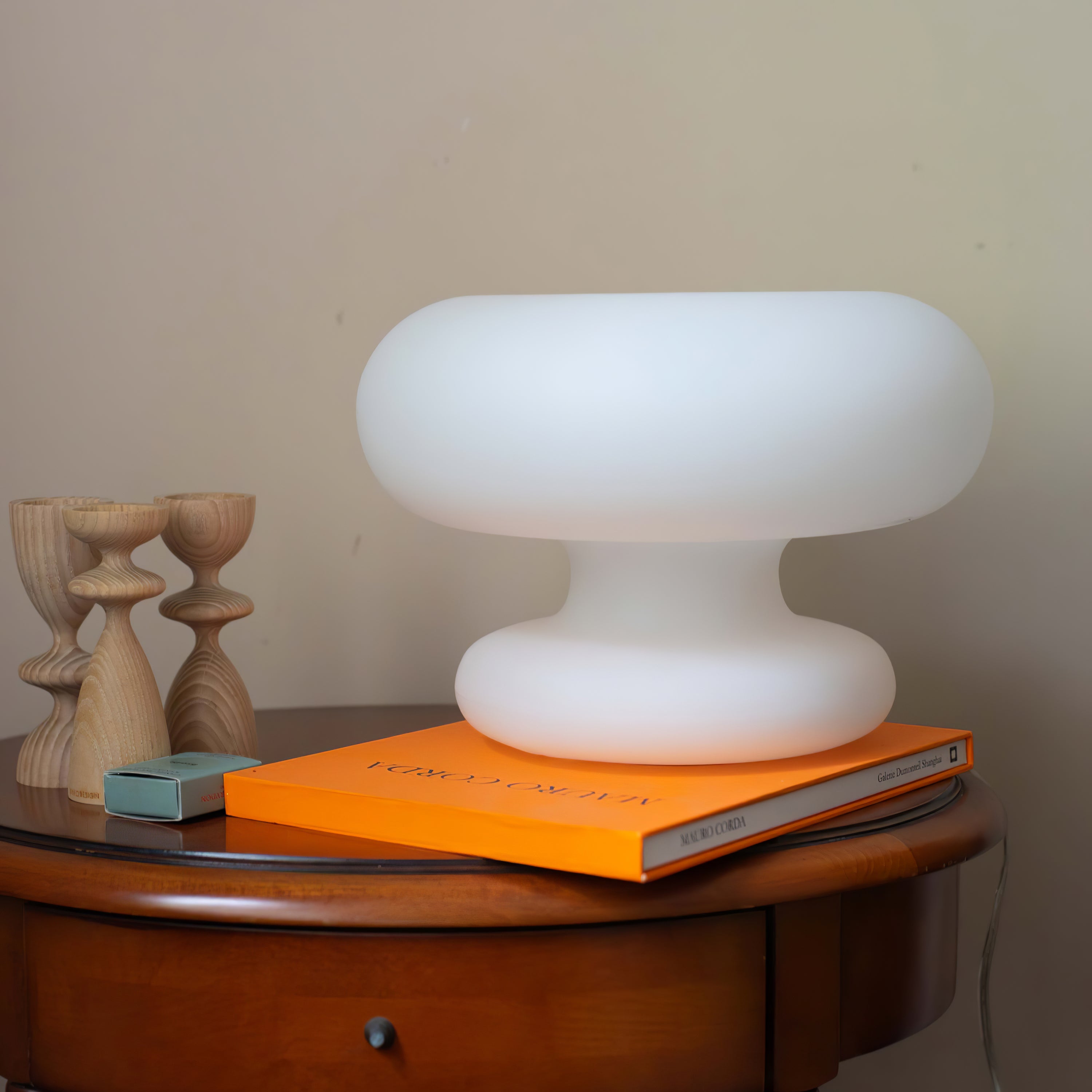 Lámpara de Mesa Moderna con Diseño en Forma de Donut - Vidrio Esmerilado y Estructura Redonda 6