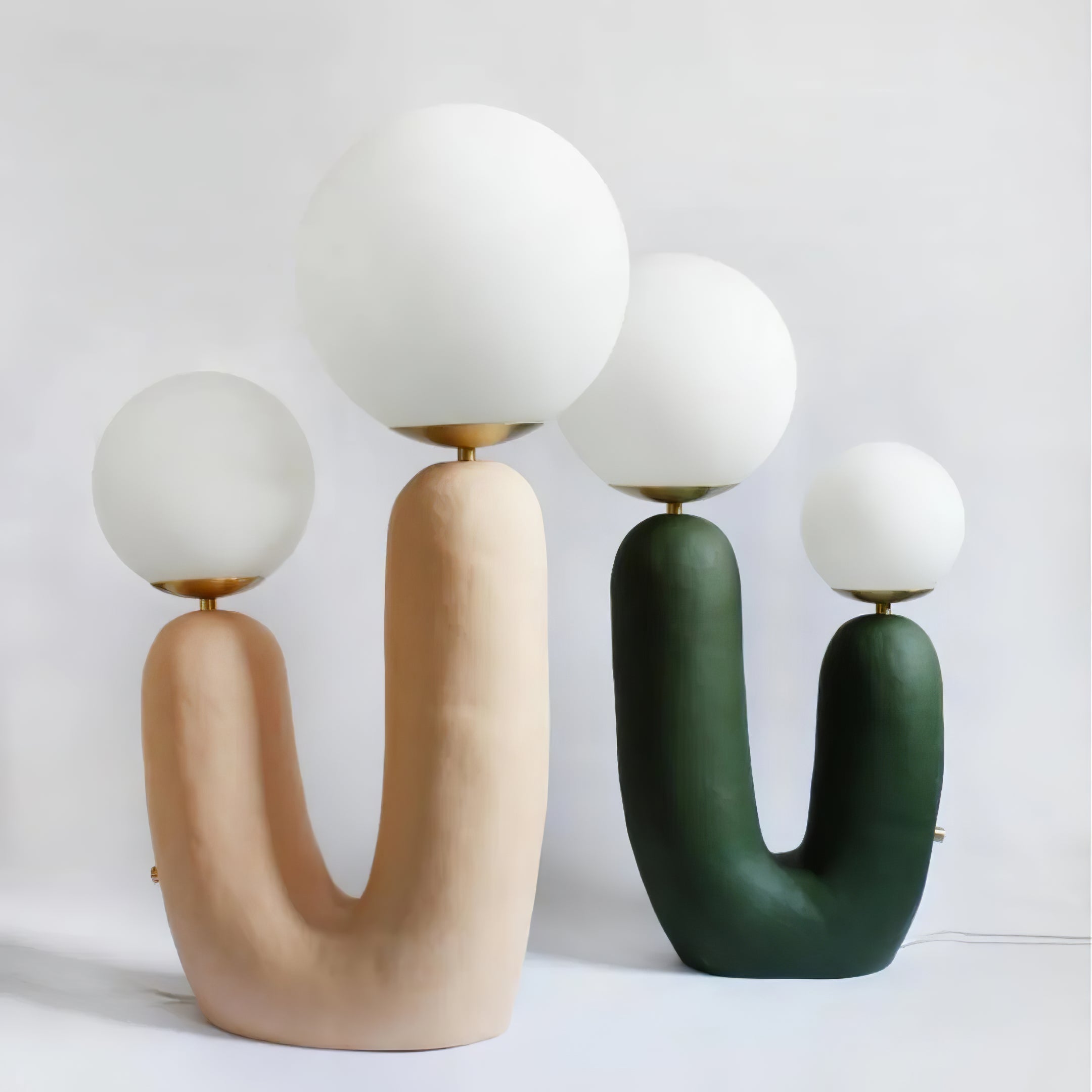 Lámpara de Mesa Moderna de Resina y Metal, 26 cm, Disponible en Verde, Rosa, Terracota y Blanco - Ideal para Escritorios y Mesitas de Noche 4