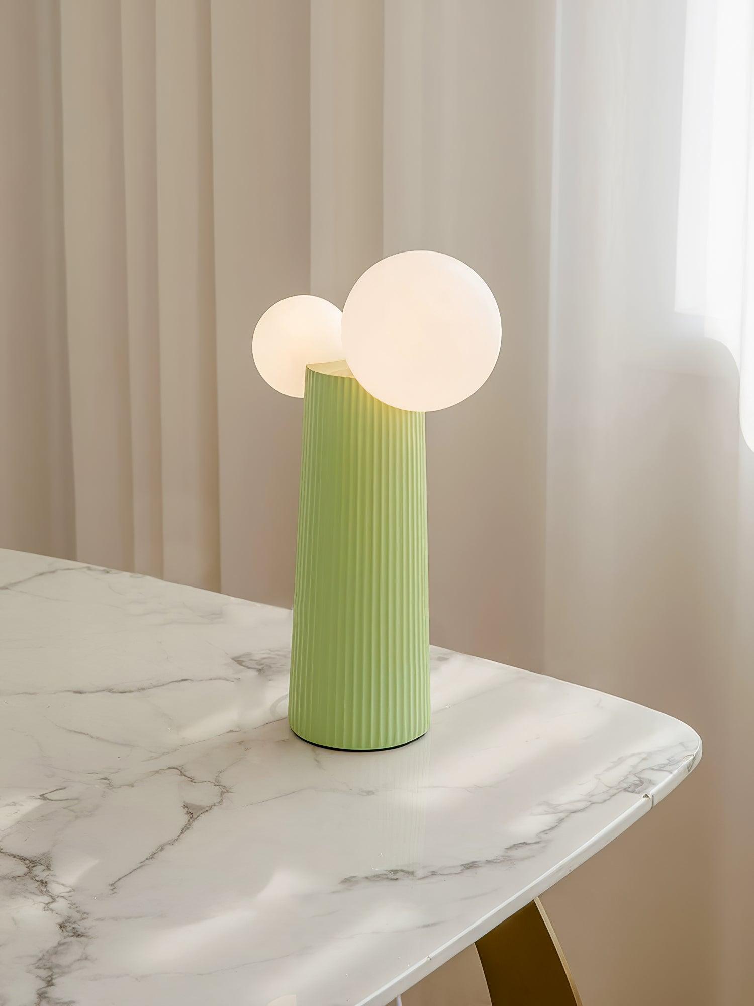 Lámpara de Mesa Moderna de Resina y Vidrio, Diseño Escultural para Interiores - 21 cm Diámetro, Varios Colores 3