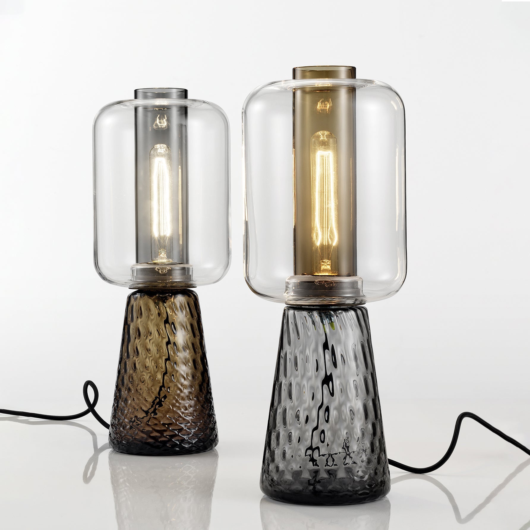Lámpara de Mesa Moderna de Vidrio Soplado de Murano - Diseño Contemporáneo y Elegante 3