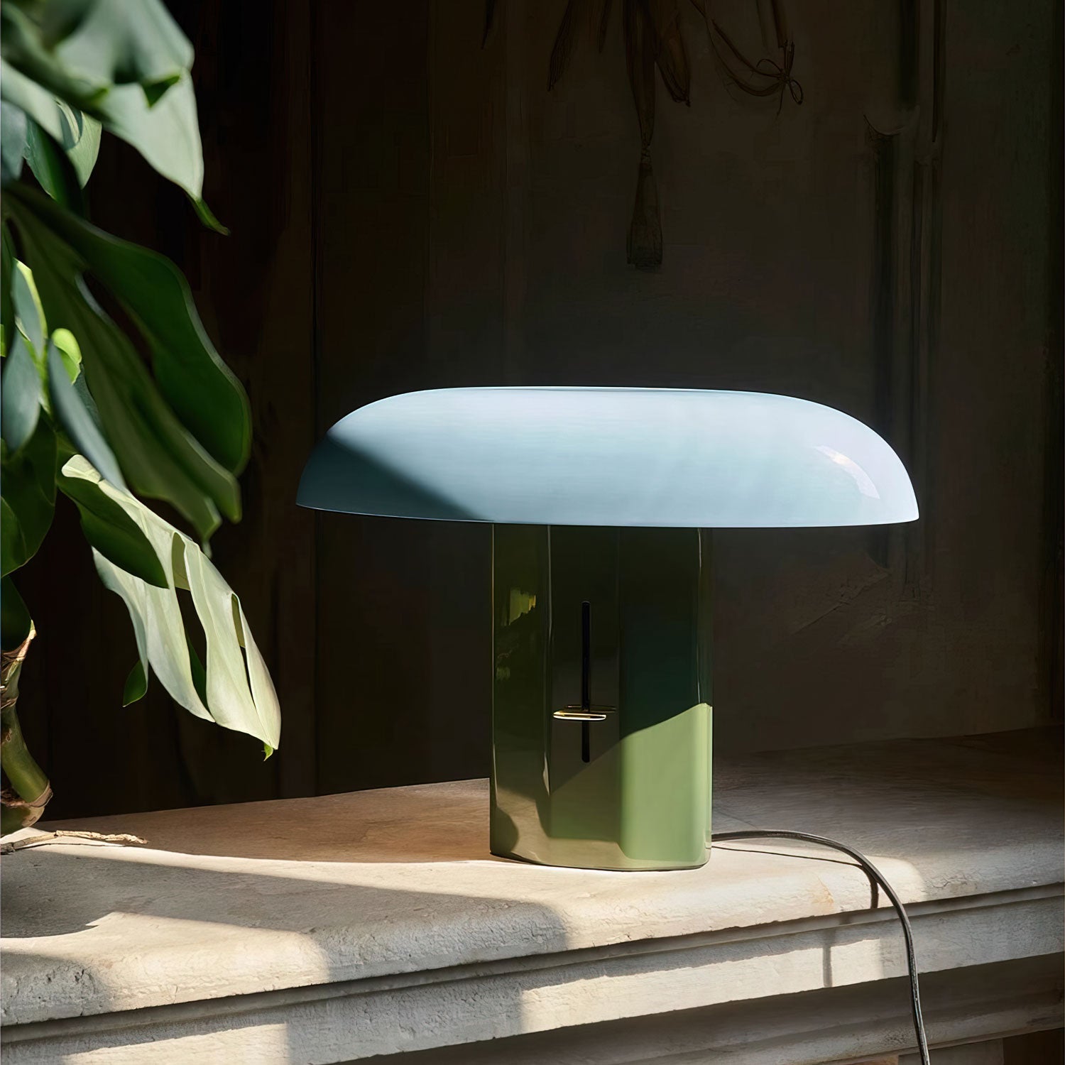 Lámpara de Mesa Montera con Diseño Escultural en Metal y Aluminio – Estilo Moderno para Interiores 6