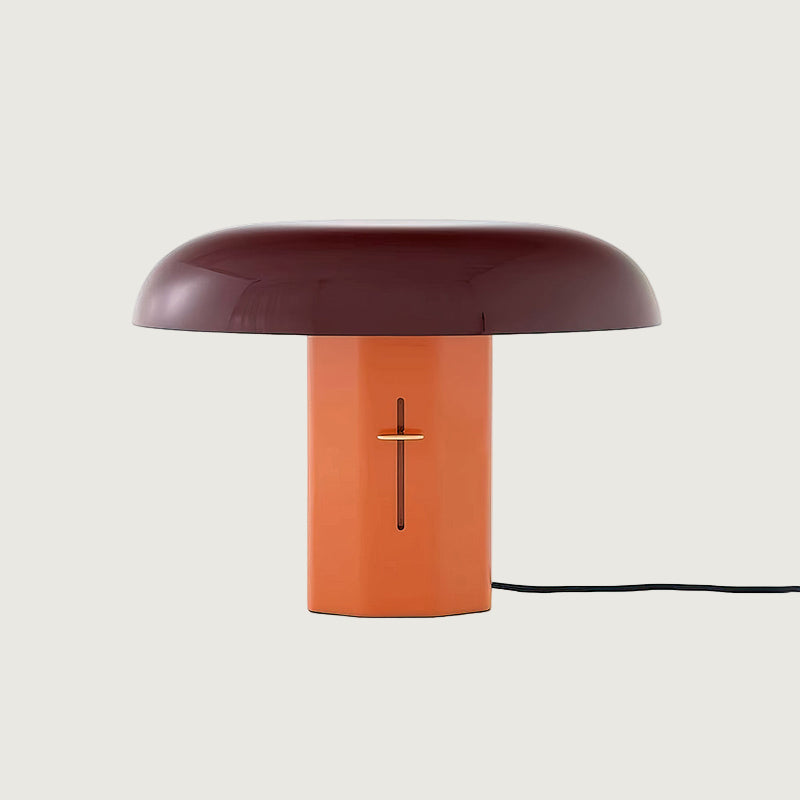 Lámpara de Mesa Montera con Diseño Escultural en Metal y Aluminio – Estilo Moderno para Interiores 9